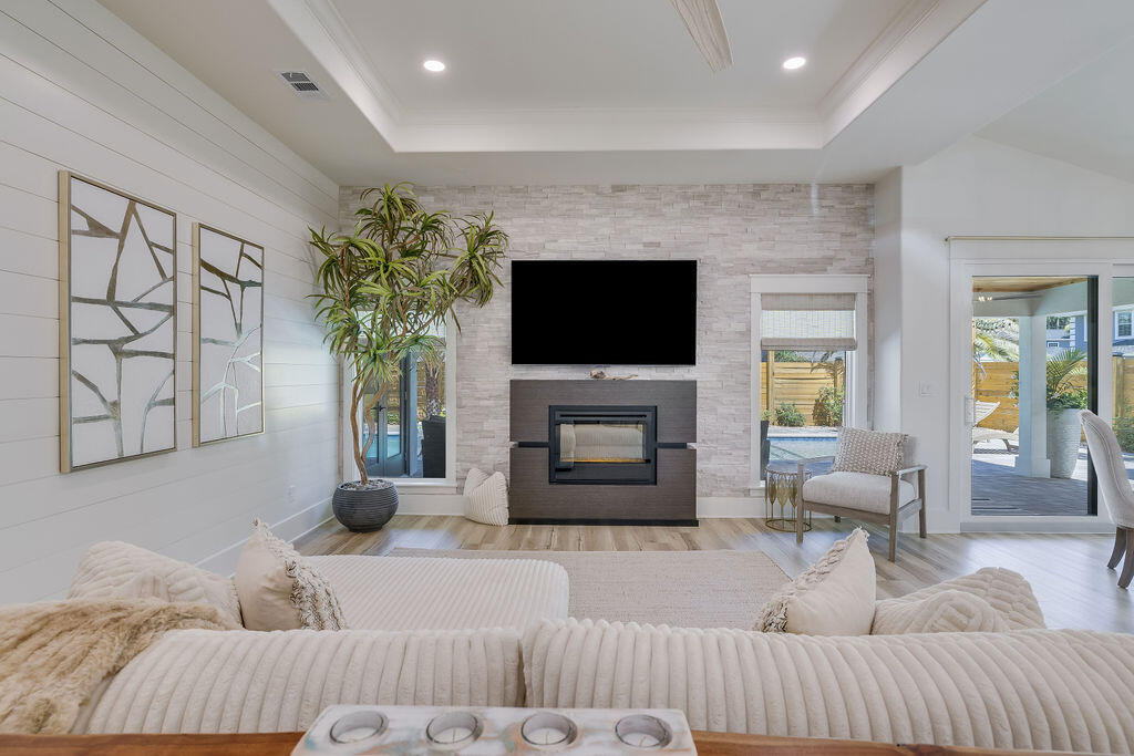 EMERALD LAKES PH 1 - Residential
