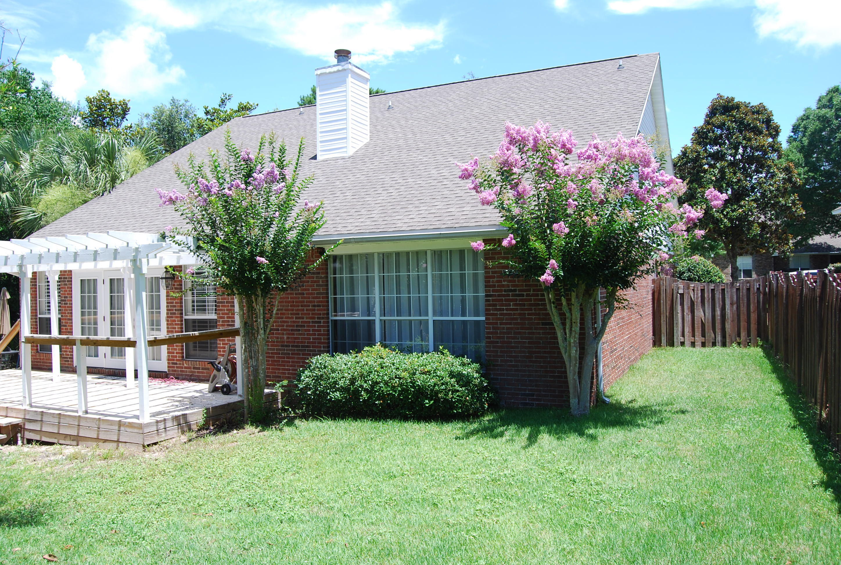 PARKWOOD ESTATES PH 5 LOT 7 - Residential