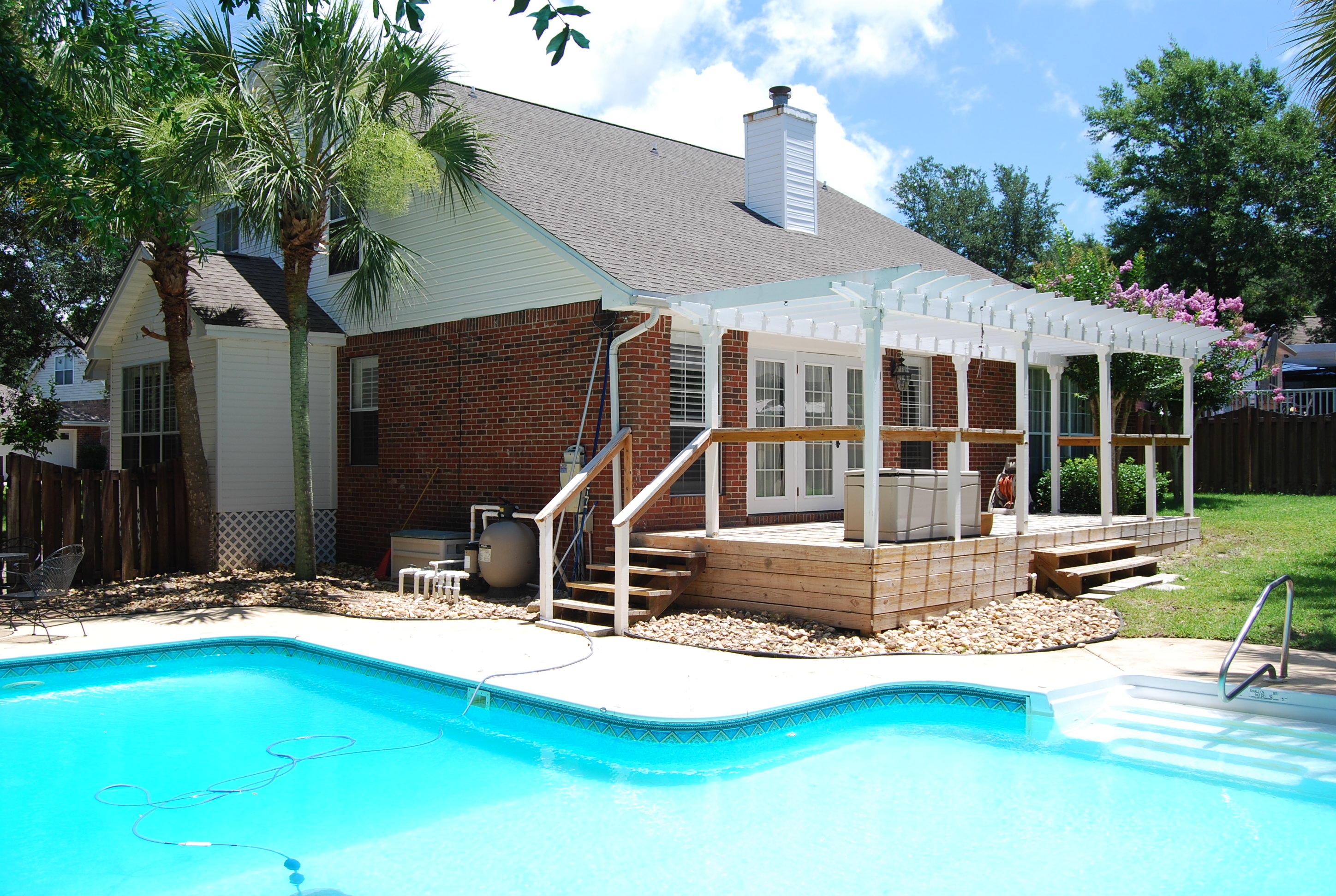 PARKWOOD ESTATES PH 5 LOT 7 - Residential