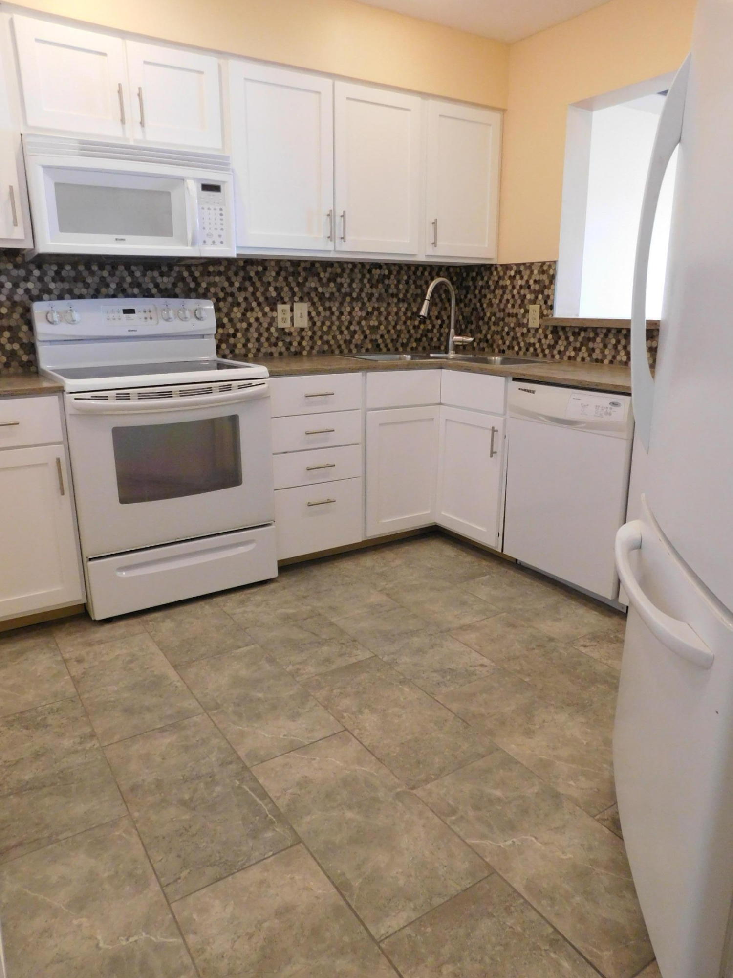 BAY VILLAS CONDOS - Residential