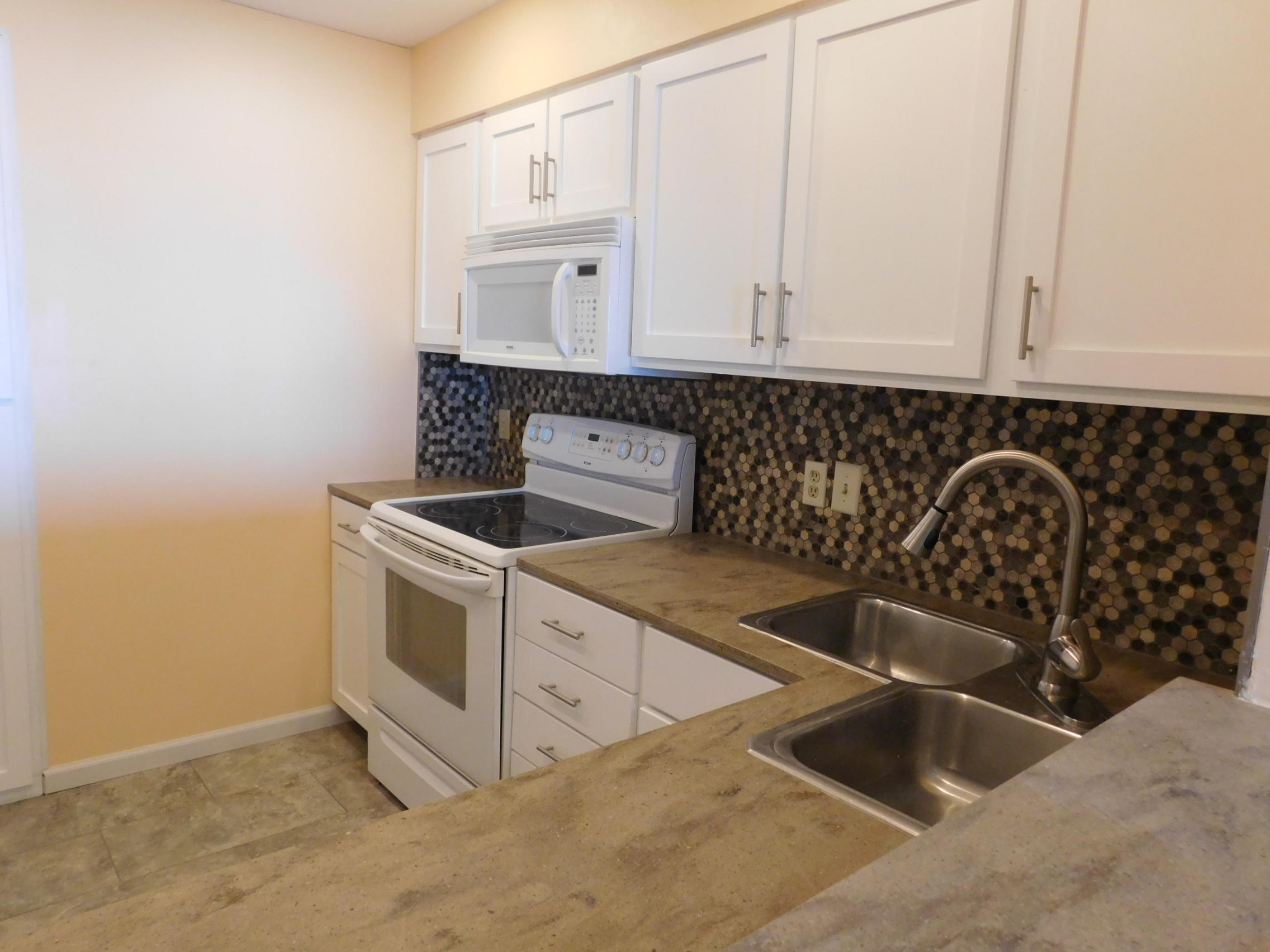 BAY VILLAS CONDOS - Residential