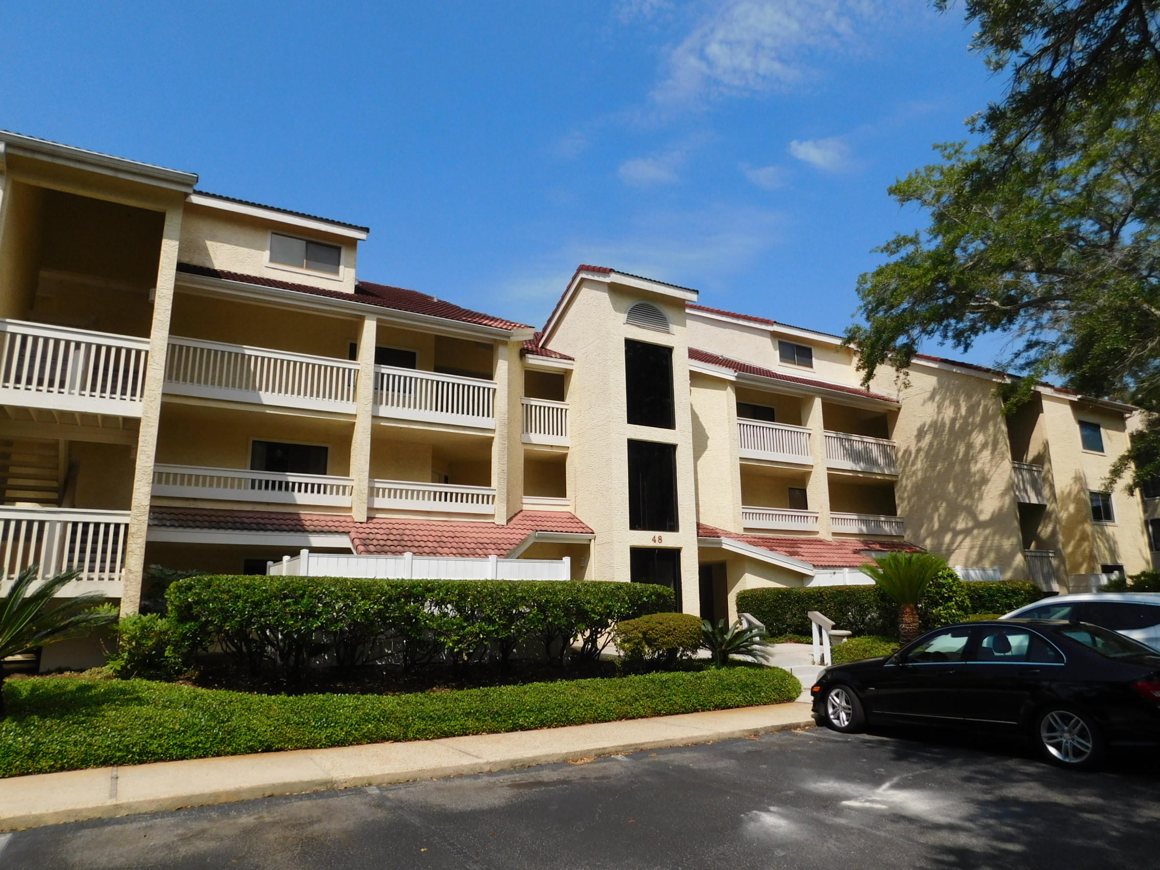 BAY VILLAS CONDOS - Residential