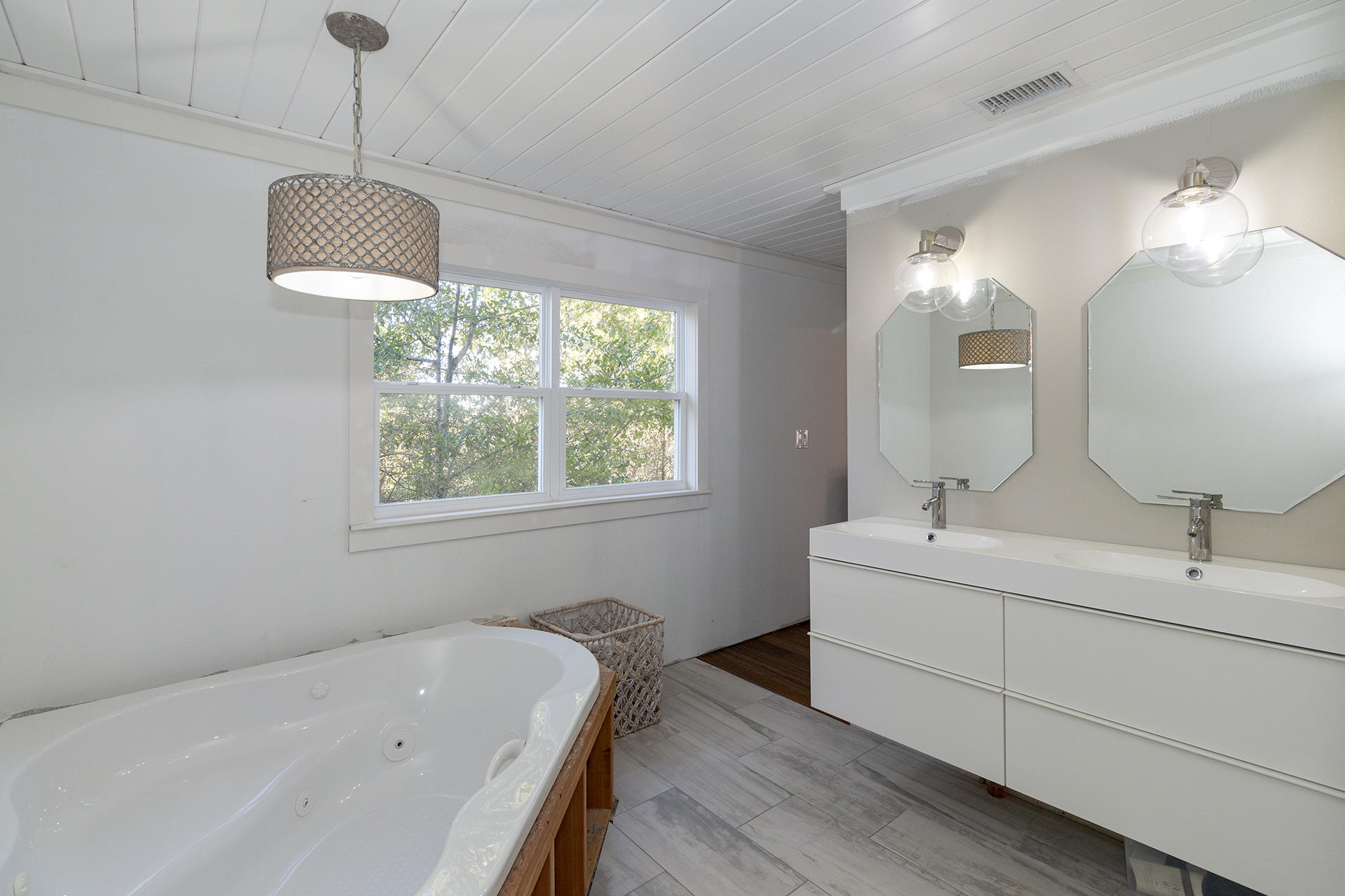 CALHOUN S/D TO DESTIN - Residential