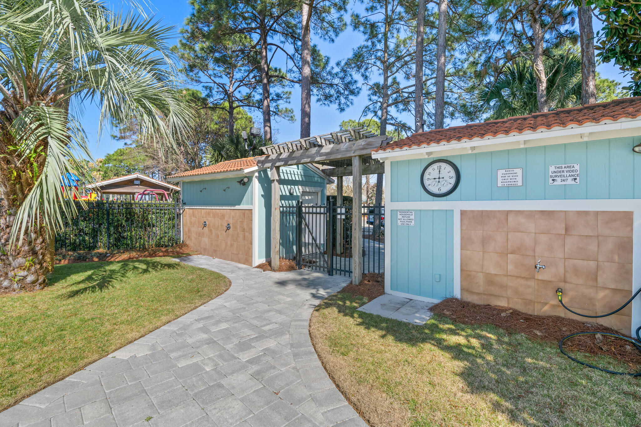 Emerald Lakes - Residential