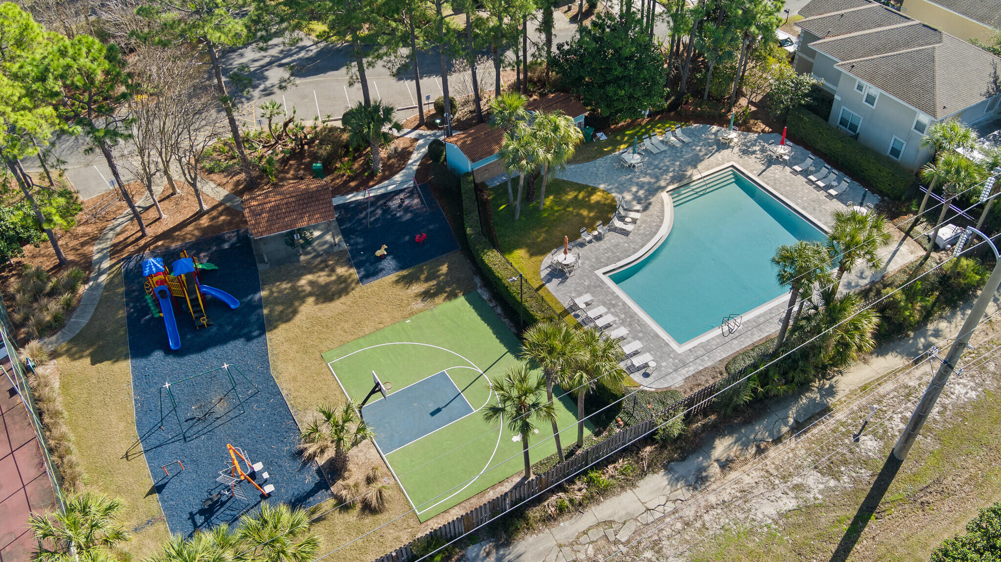 Emerald Lakes - Residential