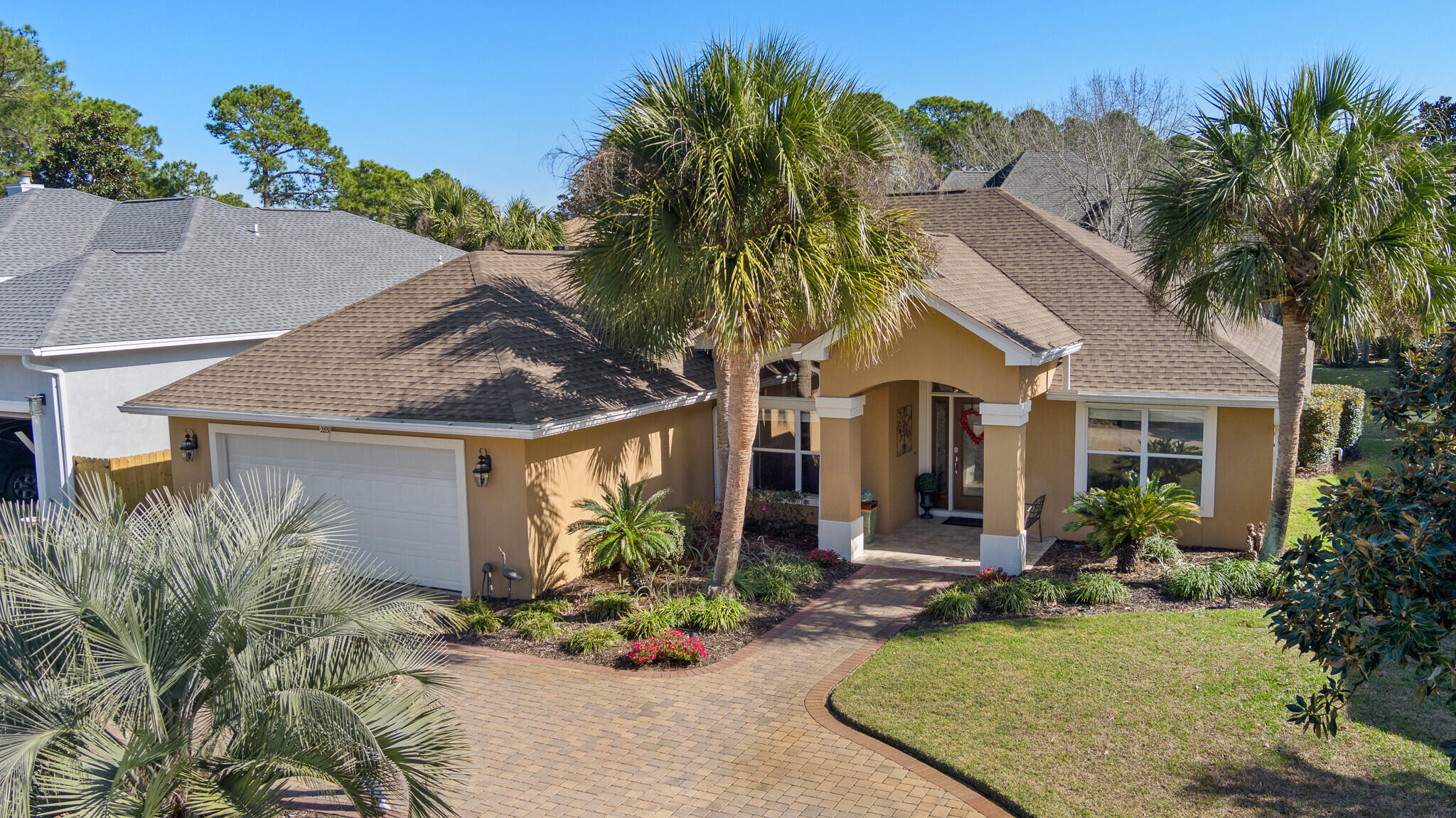 Emerald Lakes - Residential