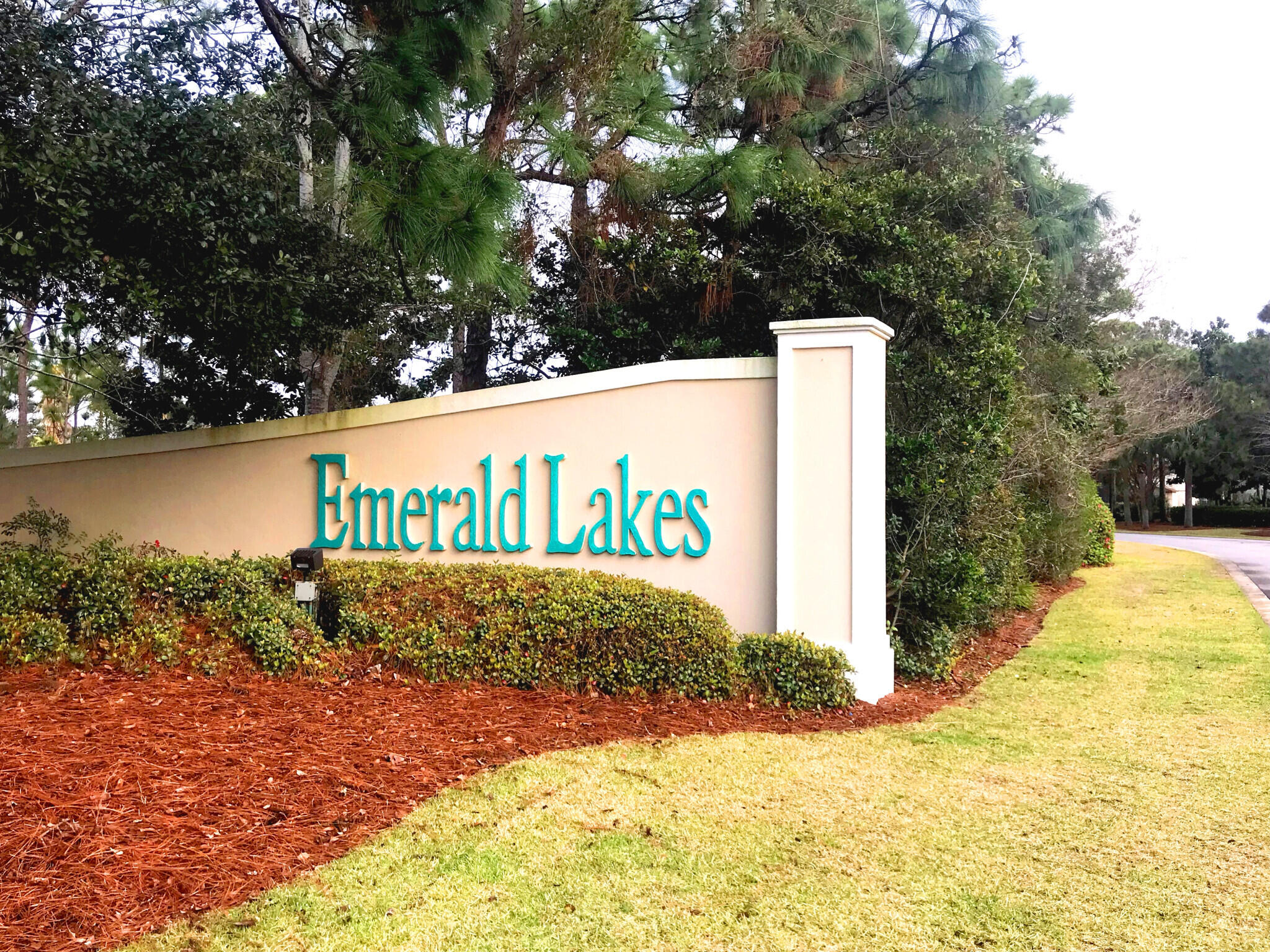 Emerald Lakes - Residential