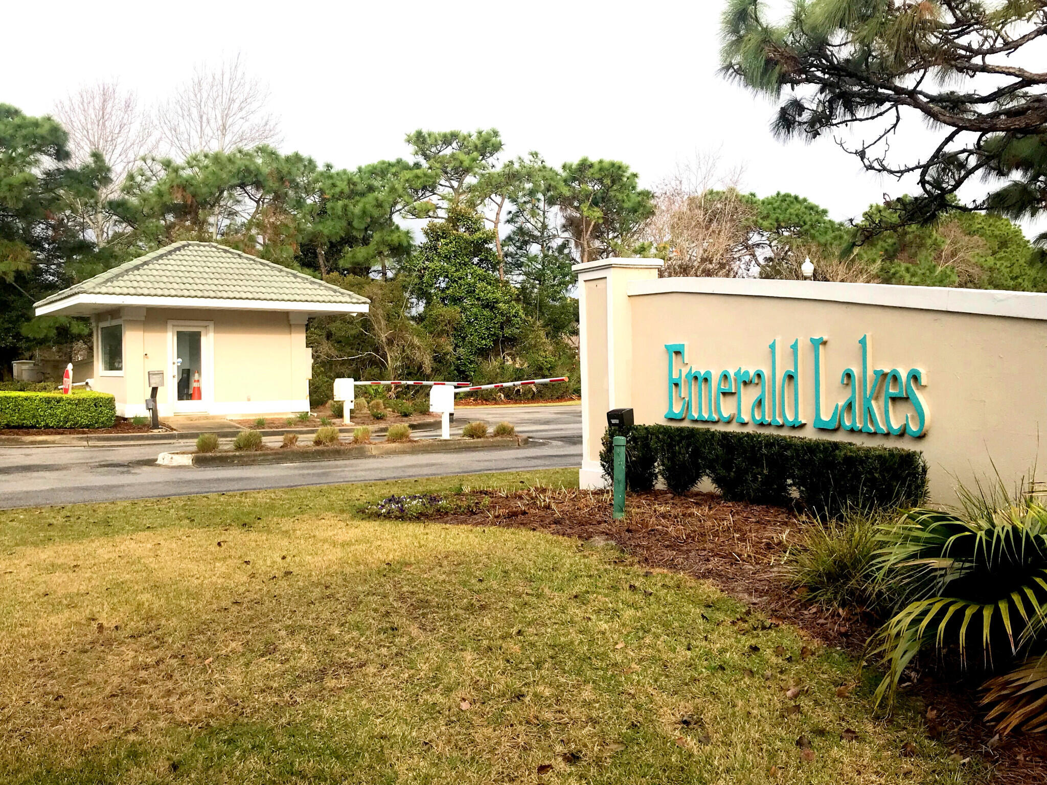 Emerald Lakes - Residential