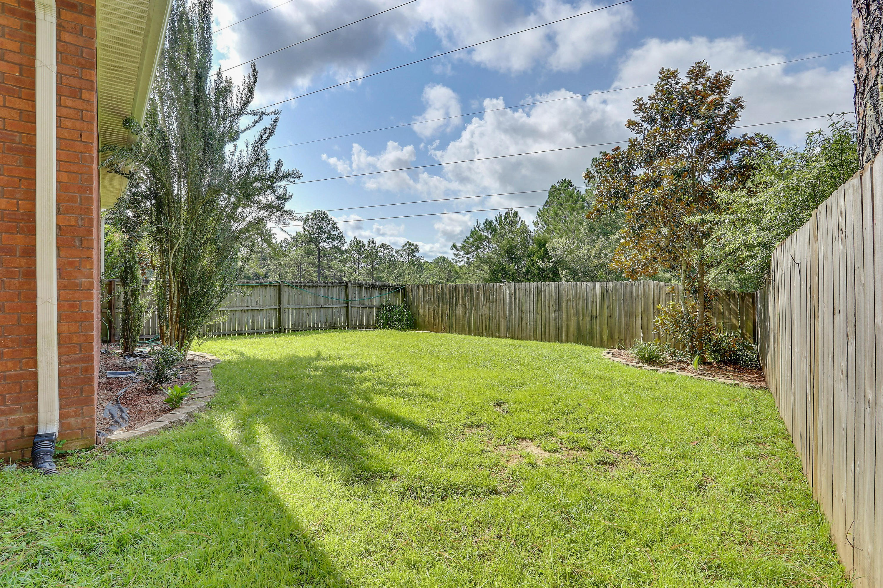 GOLDEN OAKS ESTATES LOT 8 - Residential