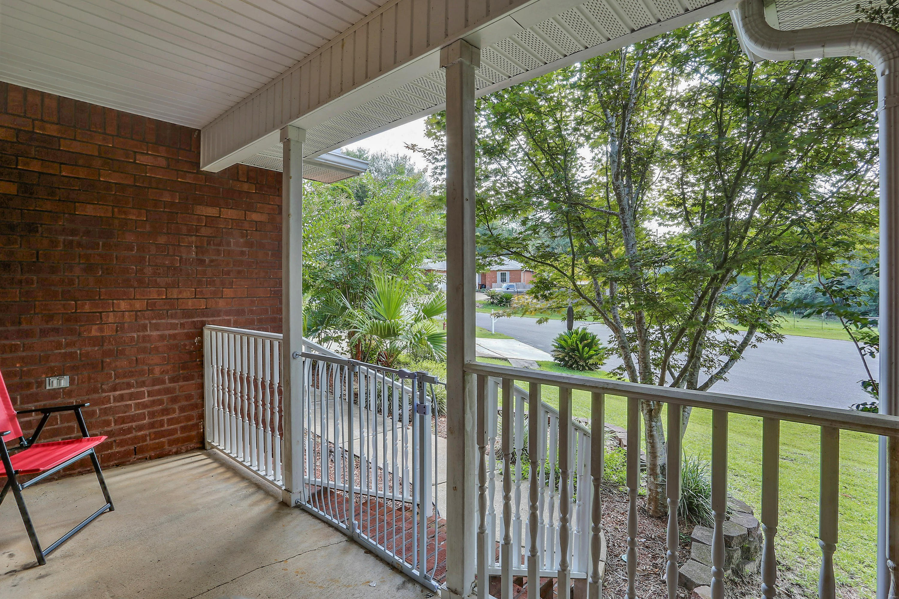 GOLDEN OAKS ESTATES LOT 8 - Residential