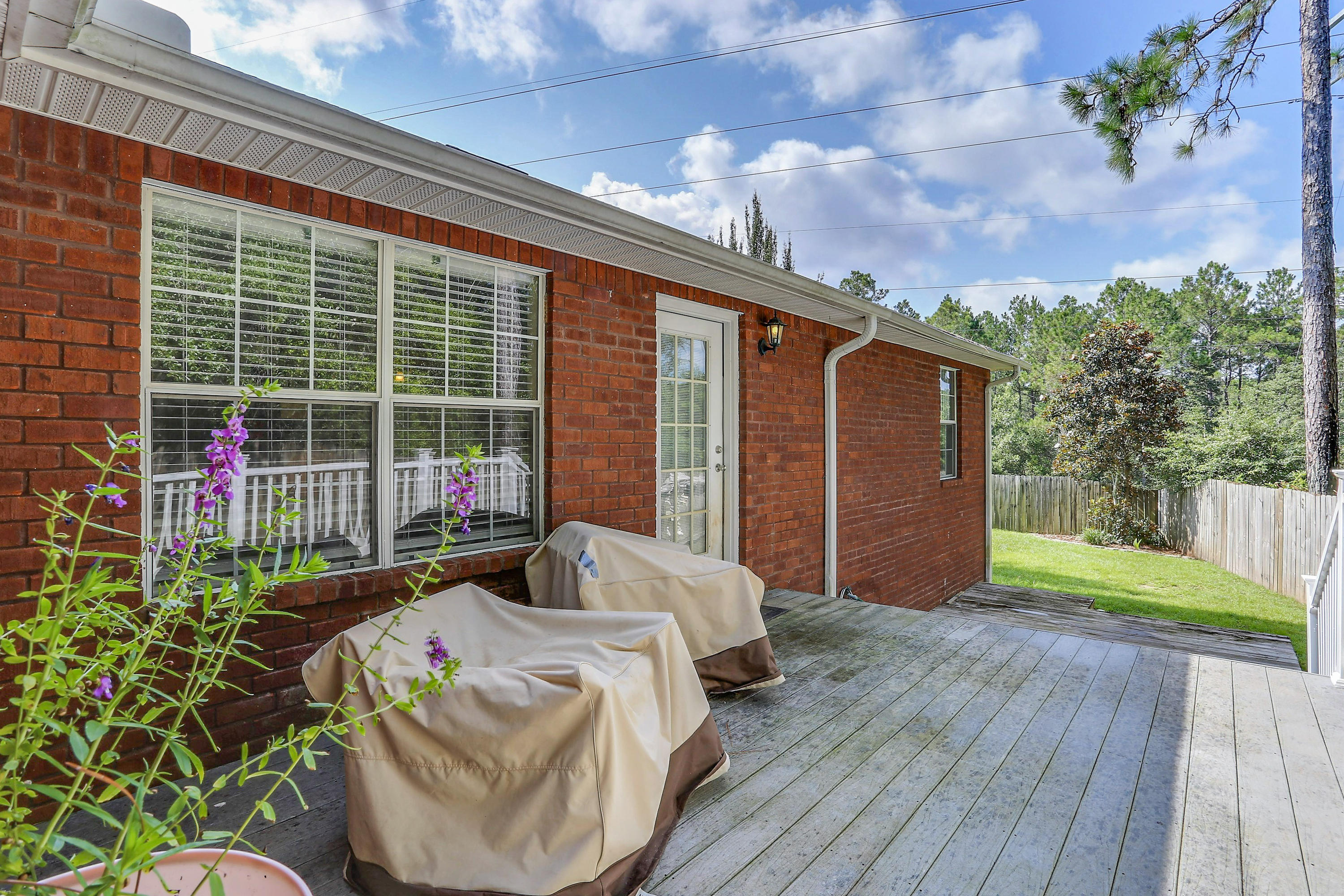 GOLDEN OAKS ESTATES LOT 8 - Residential