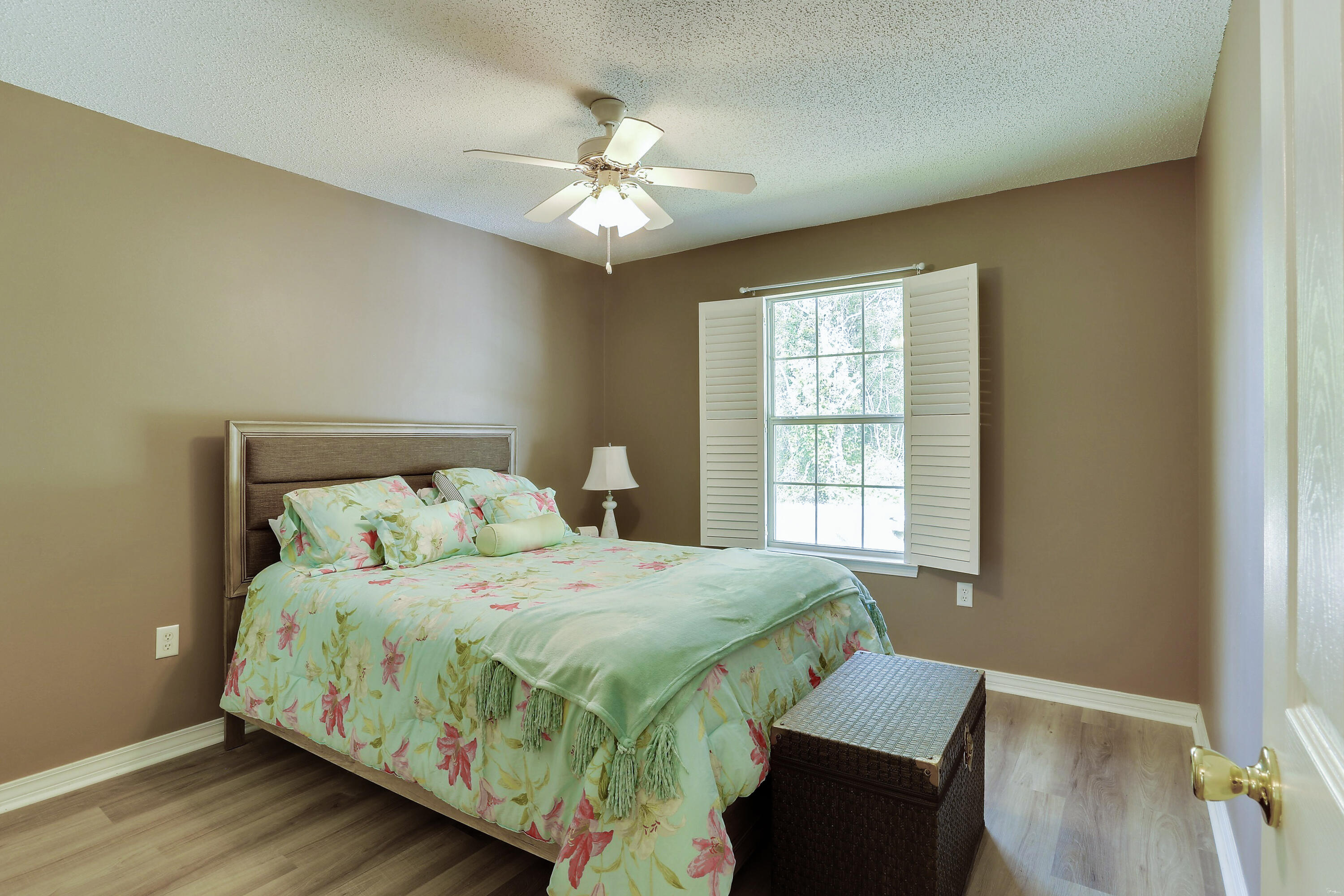 GOLDEN OAKS ESTATES LOT 8 - Residential