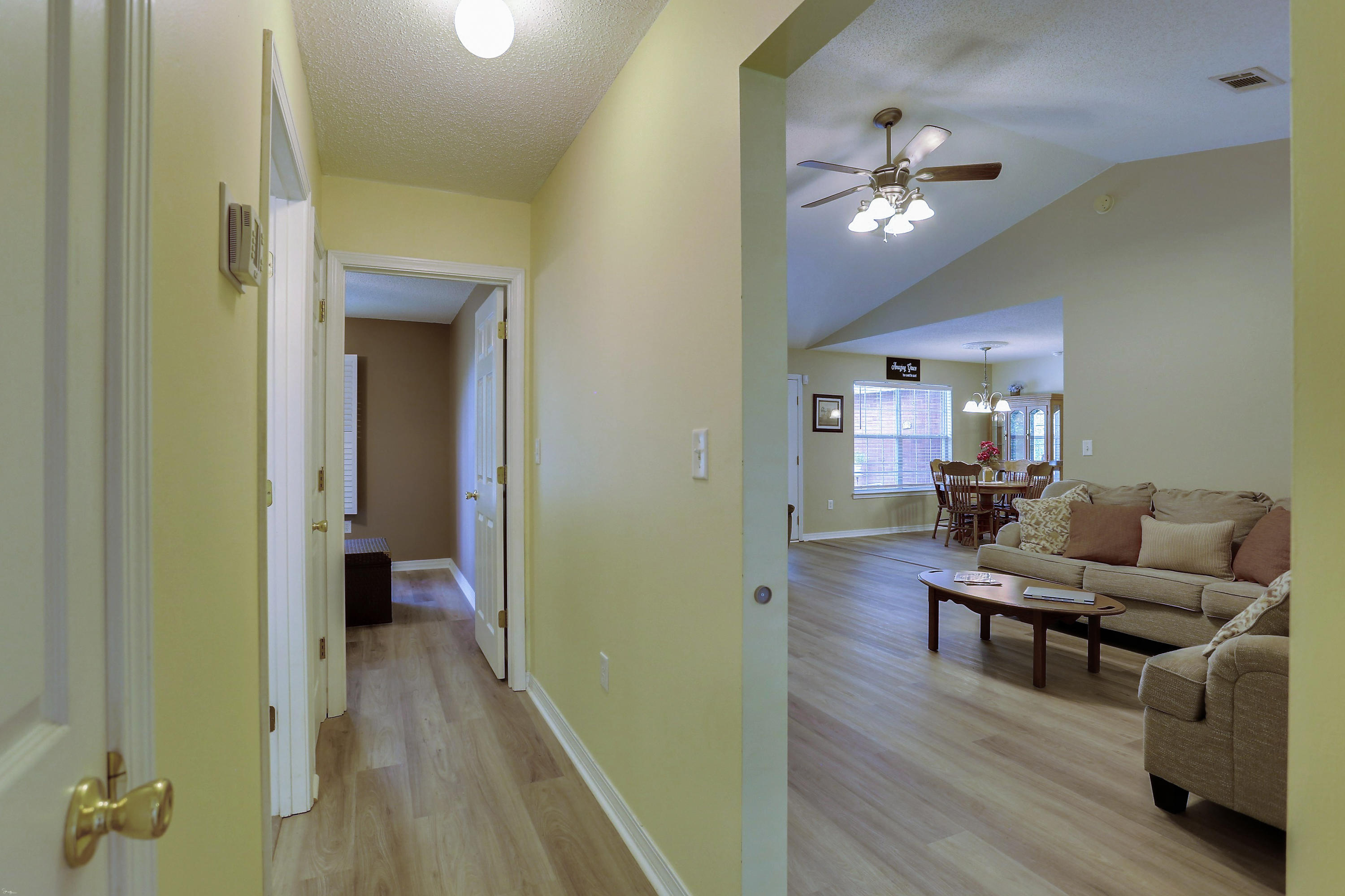 GOLDEN OAKS ESTATES LOT 8 - Residential