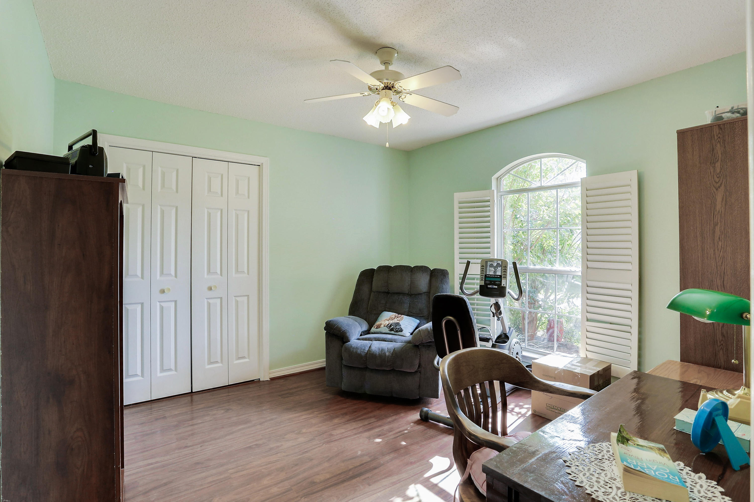 GOLDEN OAKS ESTATES LOT 8 - Residential