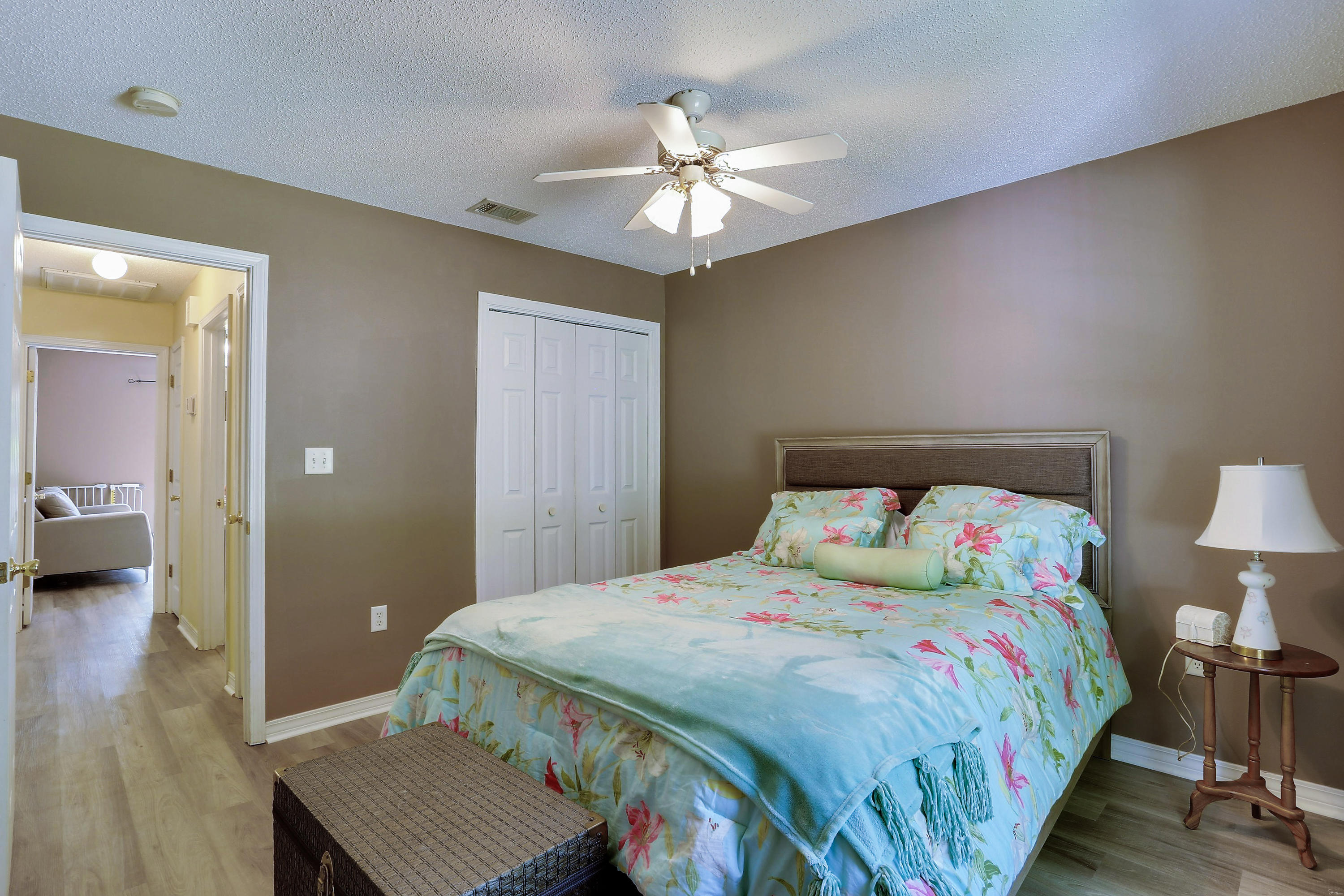 GOLDEN OAKS ESTATES LOT 8 - Residential