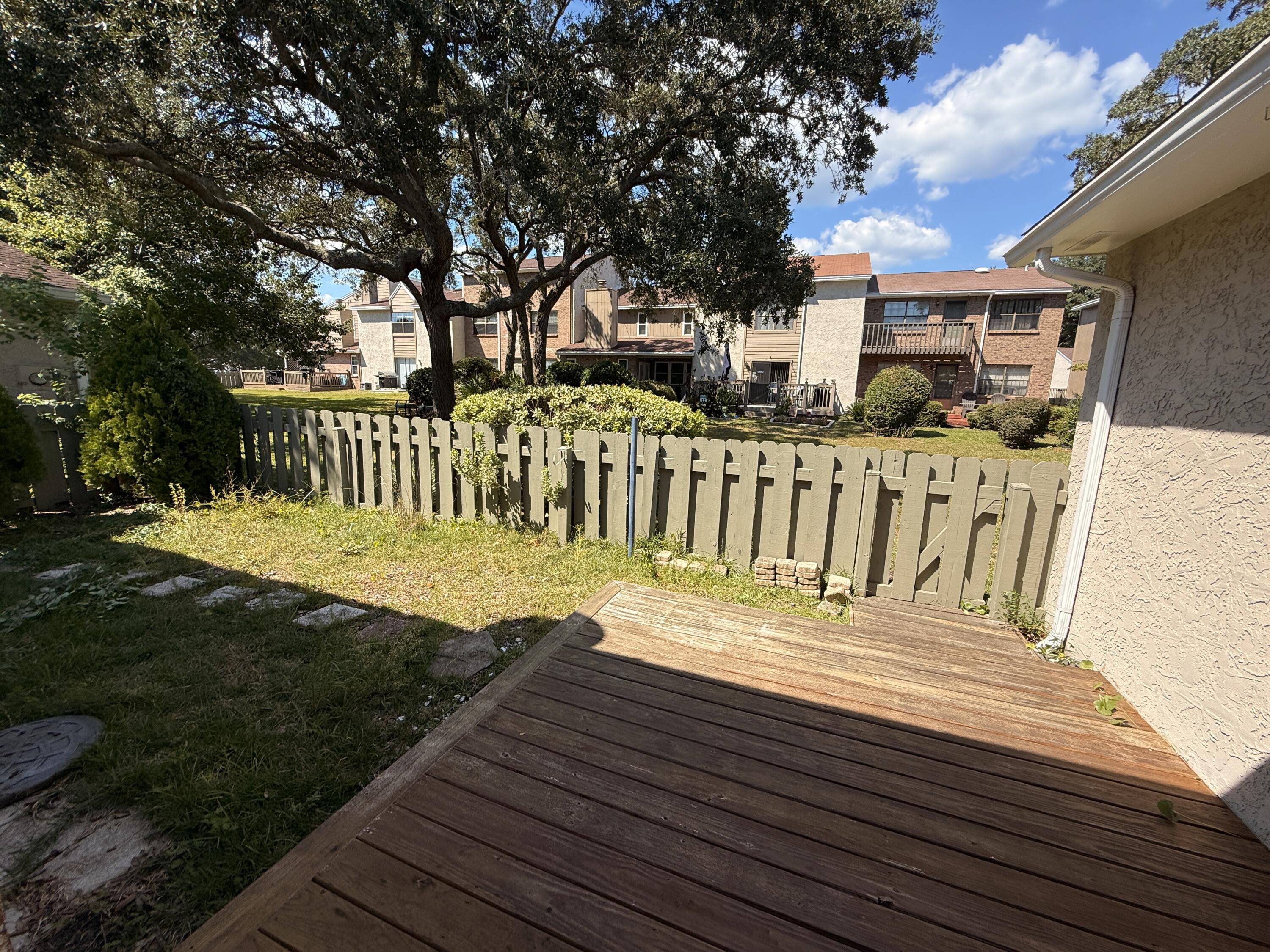 GREEN ARBOR T/H - Residential