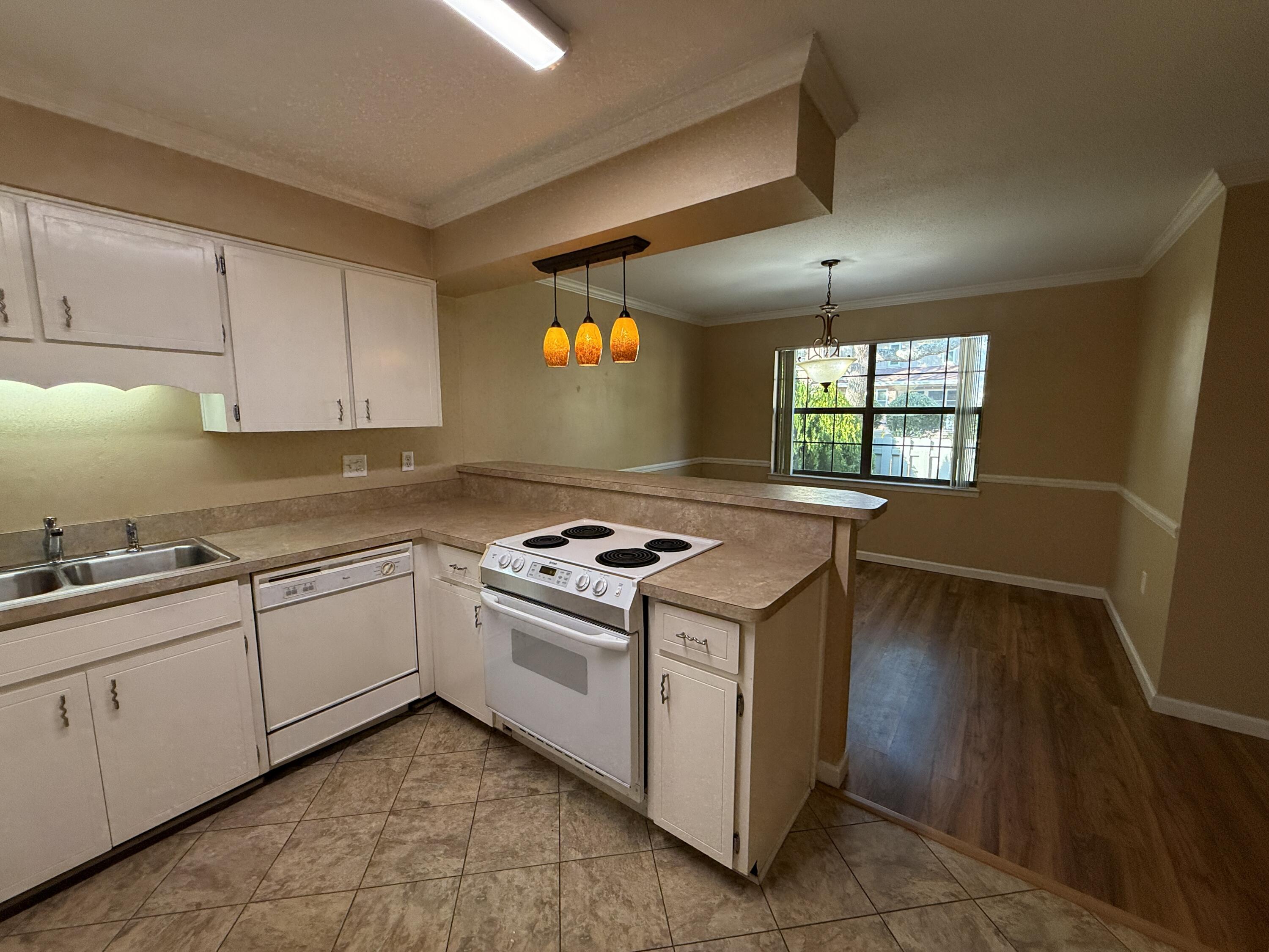 GREEN ARBOR T/H - Residential