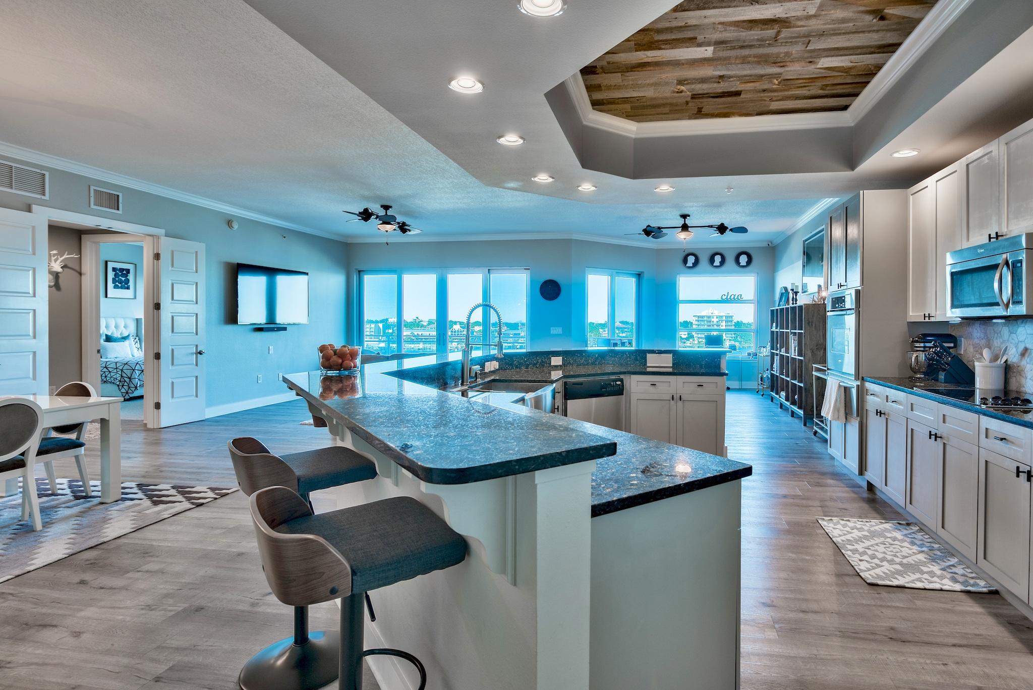 HARBOR LIGHTS - Residential