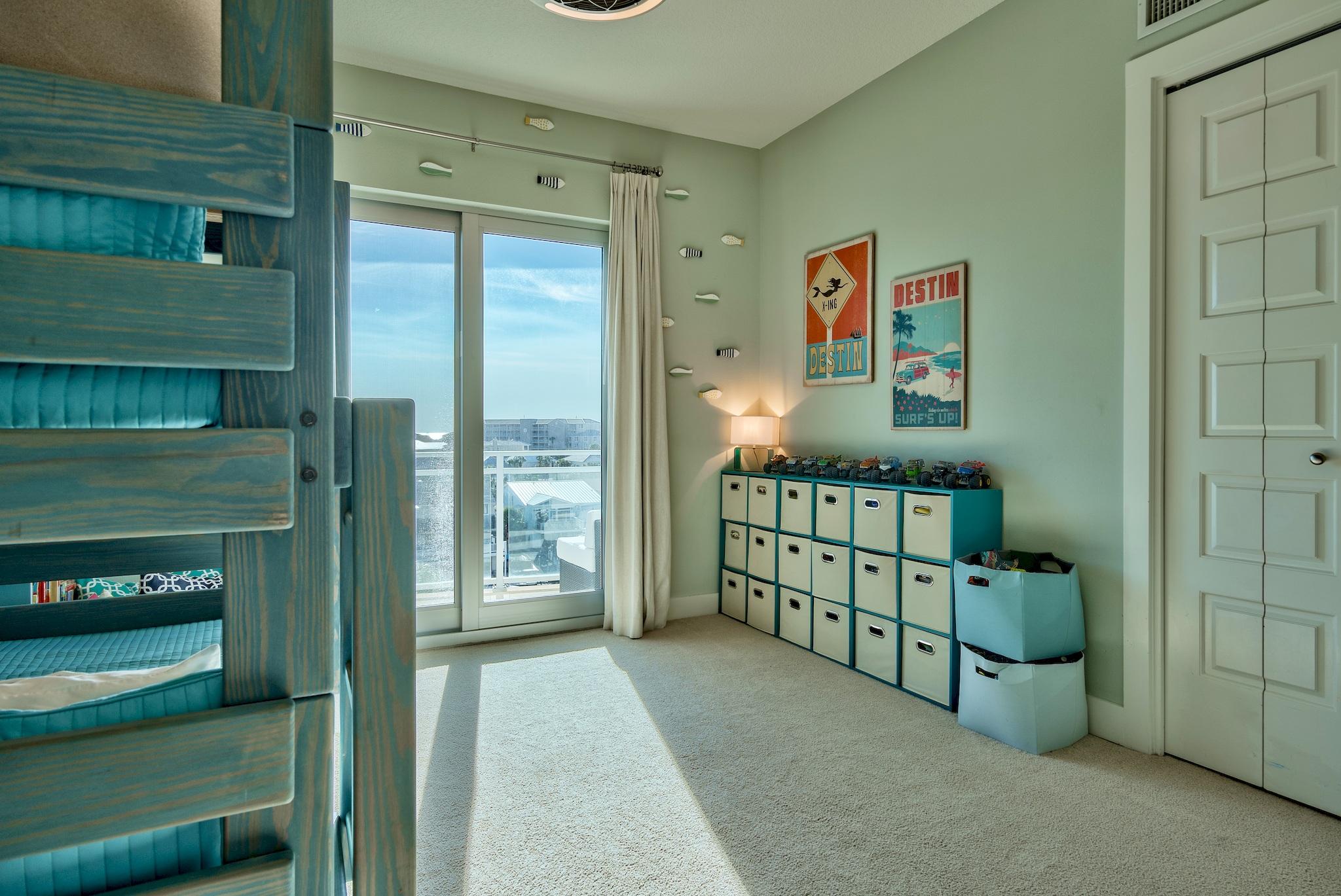 HARBOR LIGHTS - Residential