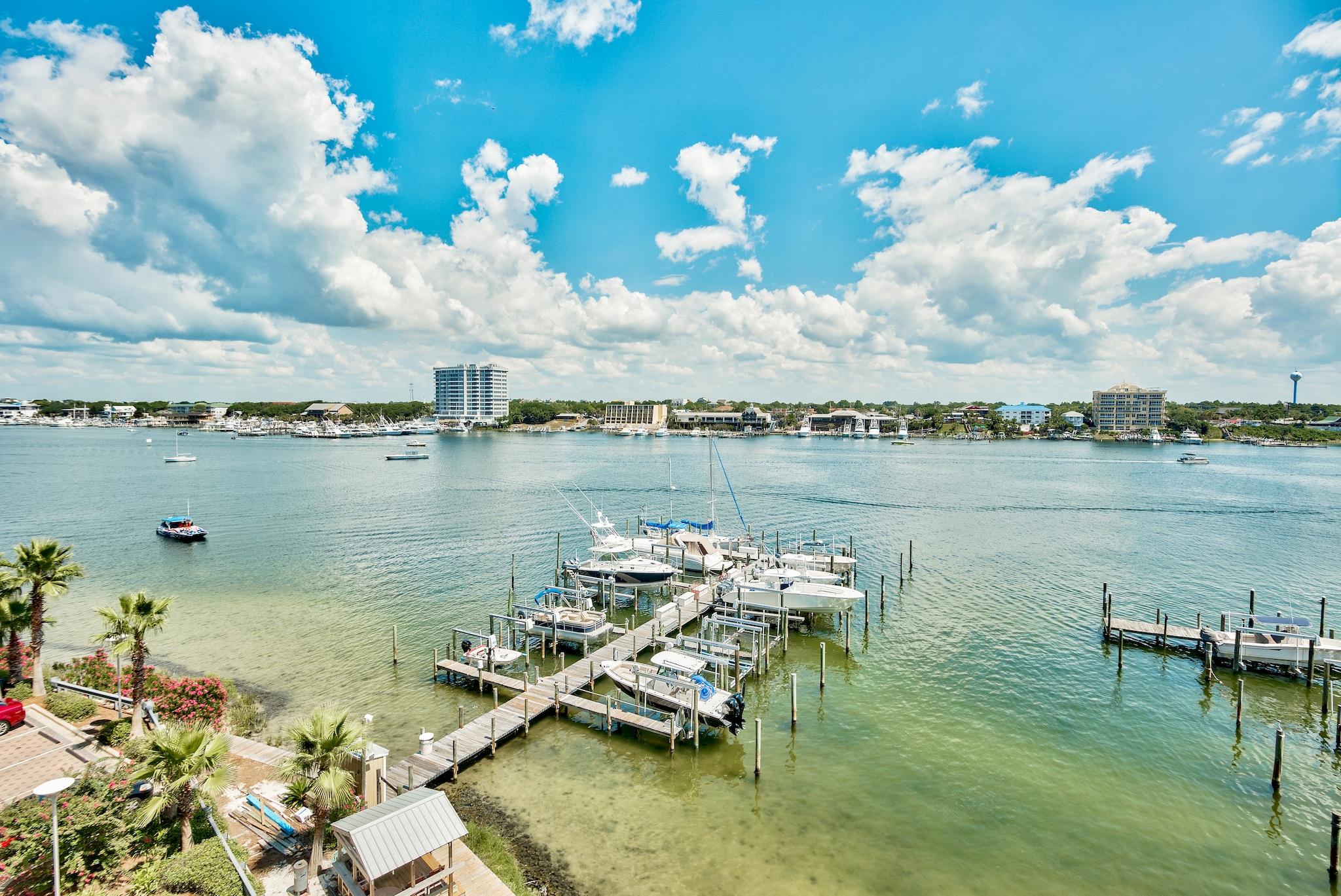 HARBOR LIGHTS - Residential