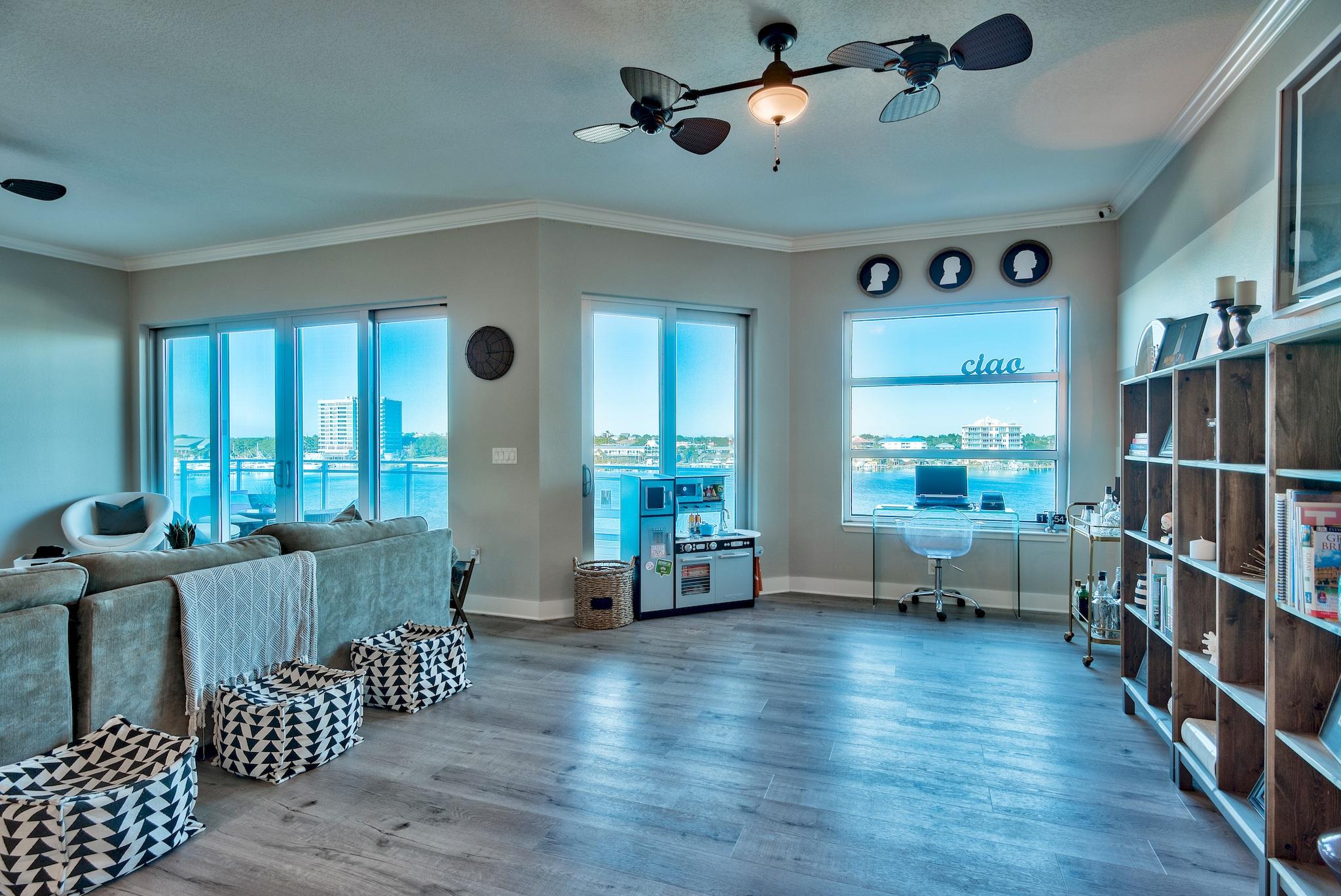 HARBOR LIGHTS - Residential