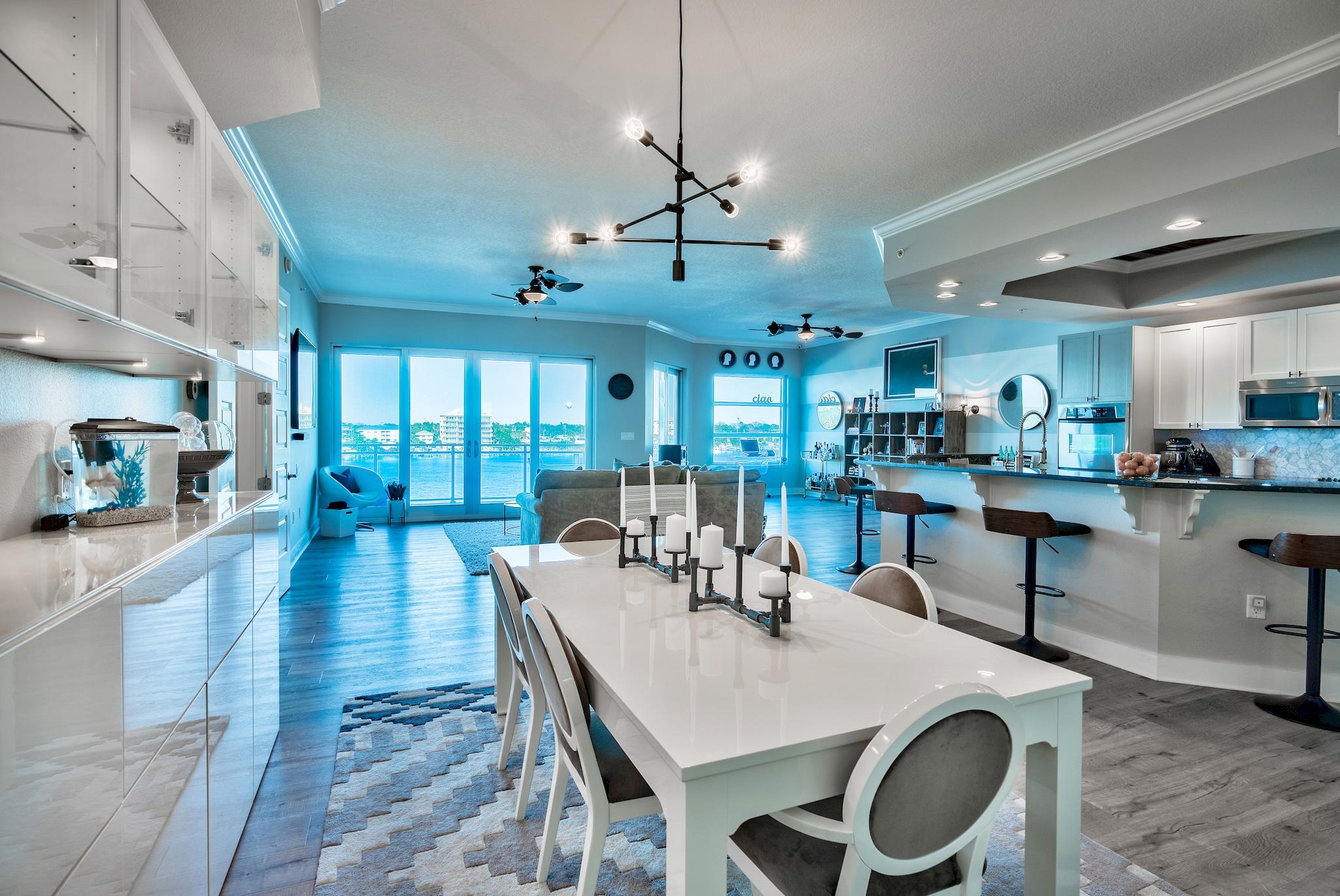 HARBOR LIGHTS - Residential