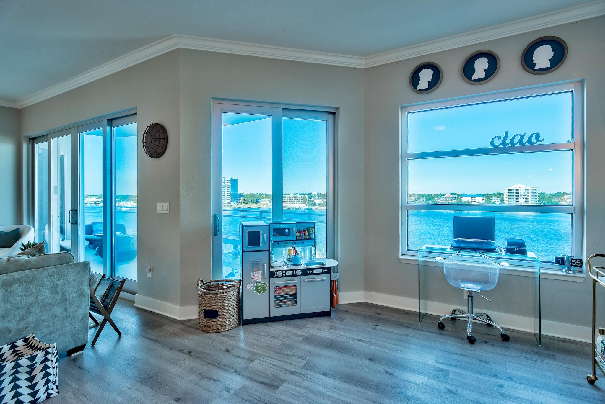 HARBOR LIGHTS - Residential