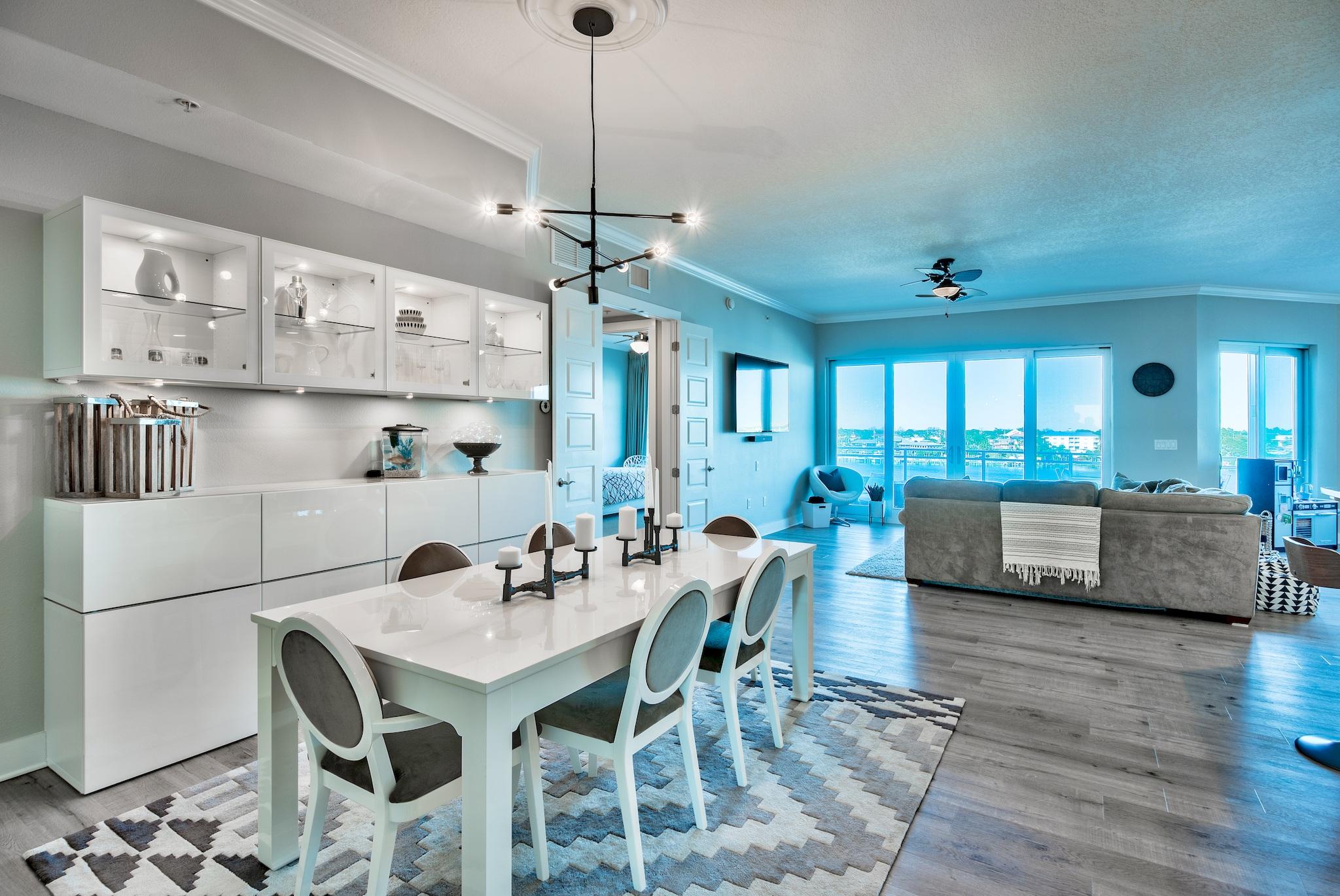 HARBOR LIGHTS - Residential