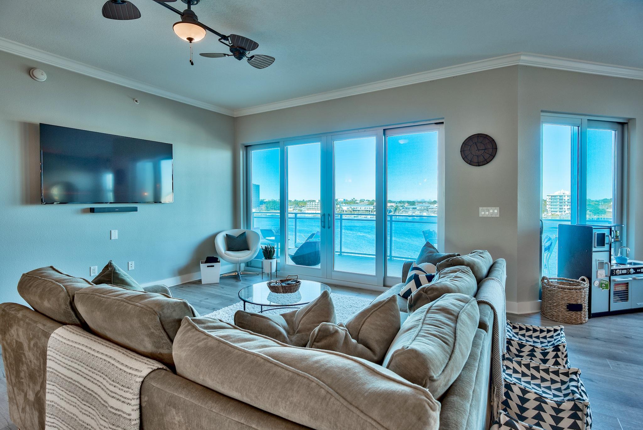 HARBOR LIGHTS - Residential