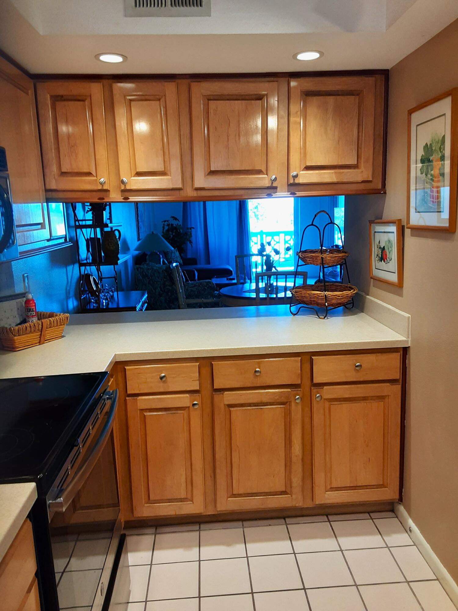 EL MATADOR CONDO - Residential