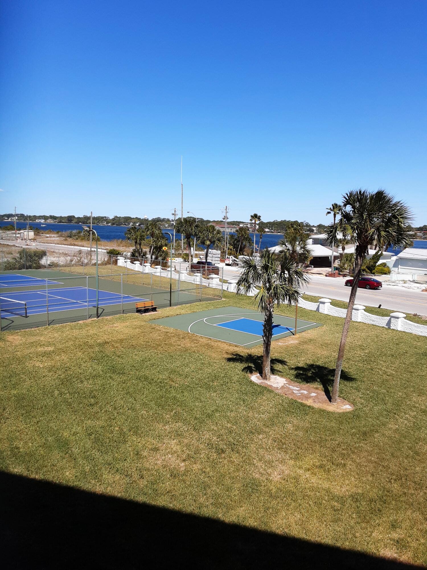 EL MATADOR CONDO - Residential