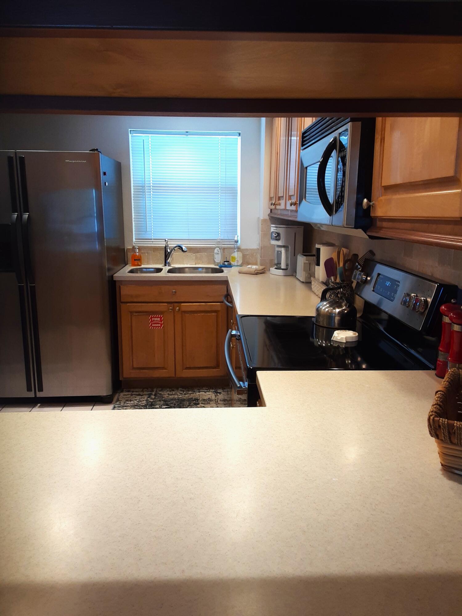 EL MATADOR CONDO - Residential