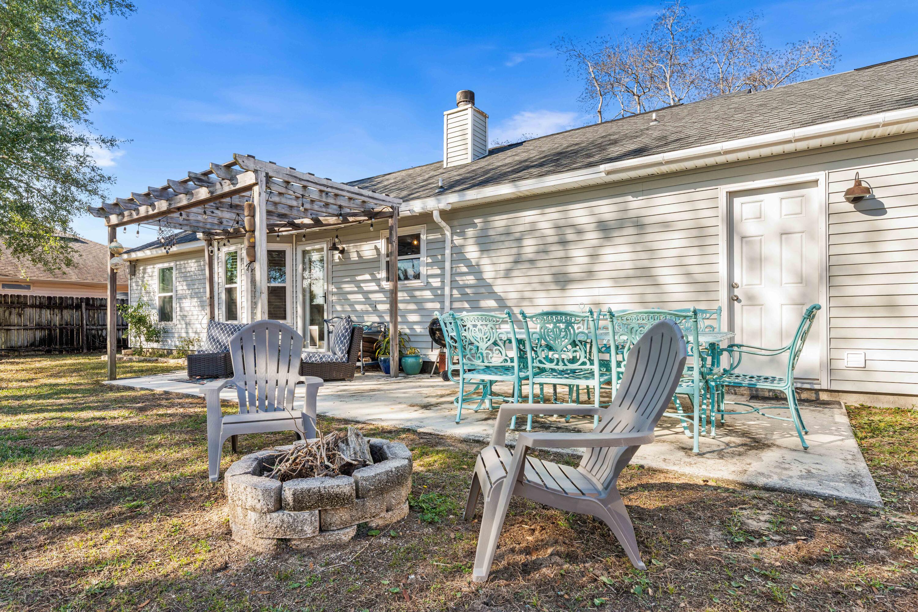 COUNTRY BREEZE ESTATES - Residential