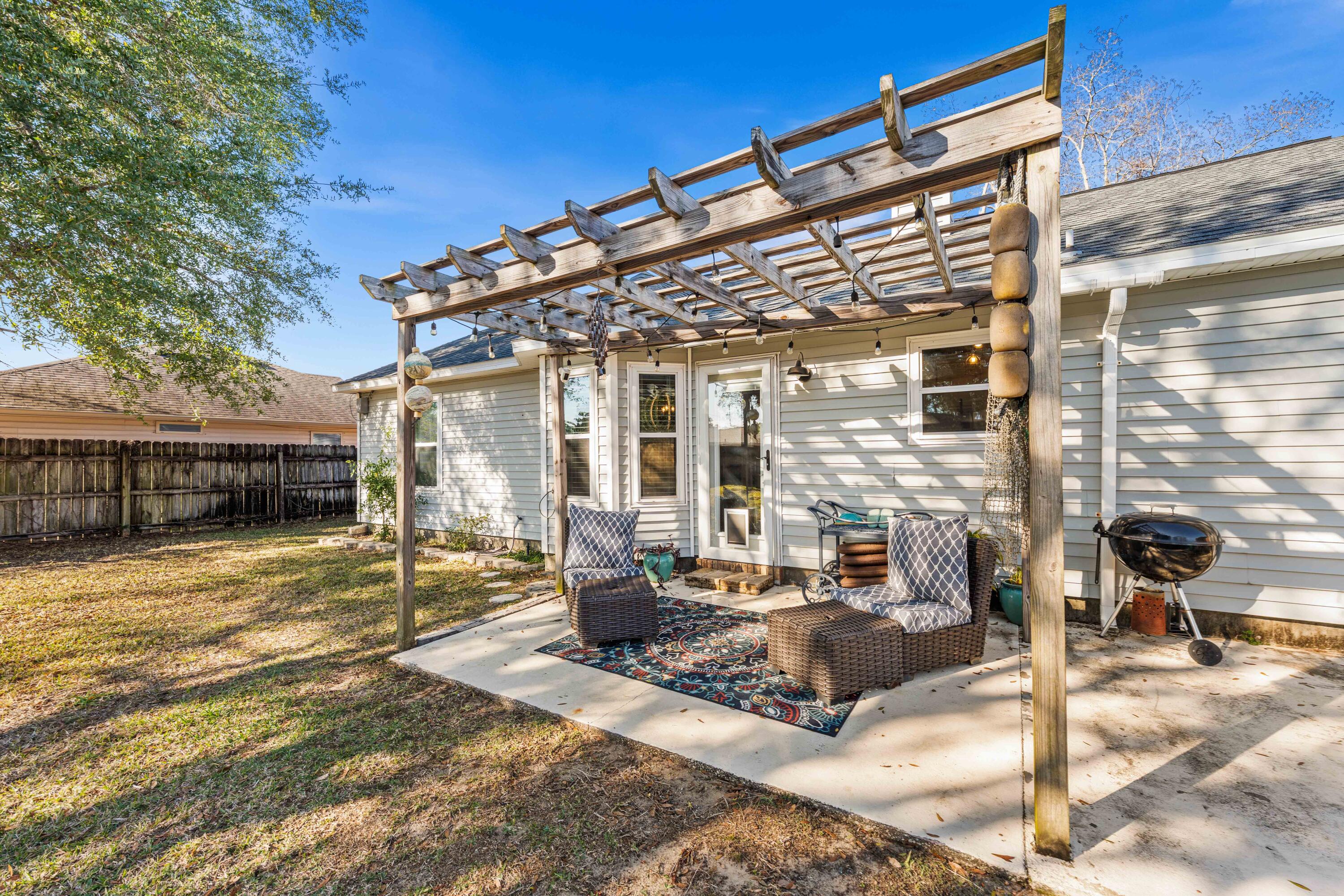 COUNTRY BREEZE ESTATES - Residential