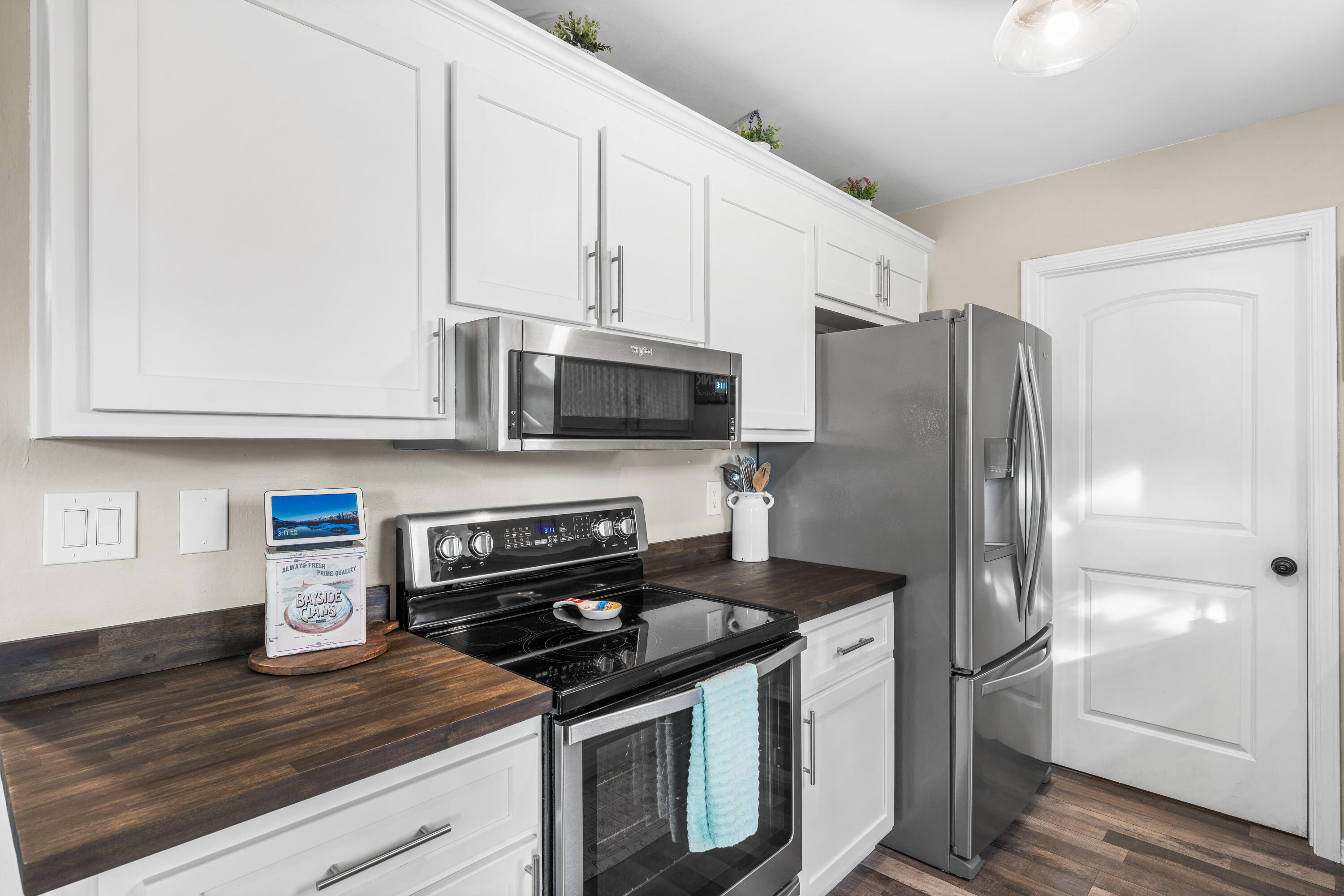 COUNTRY BREEZE ESTATES - Residential