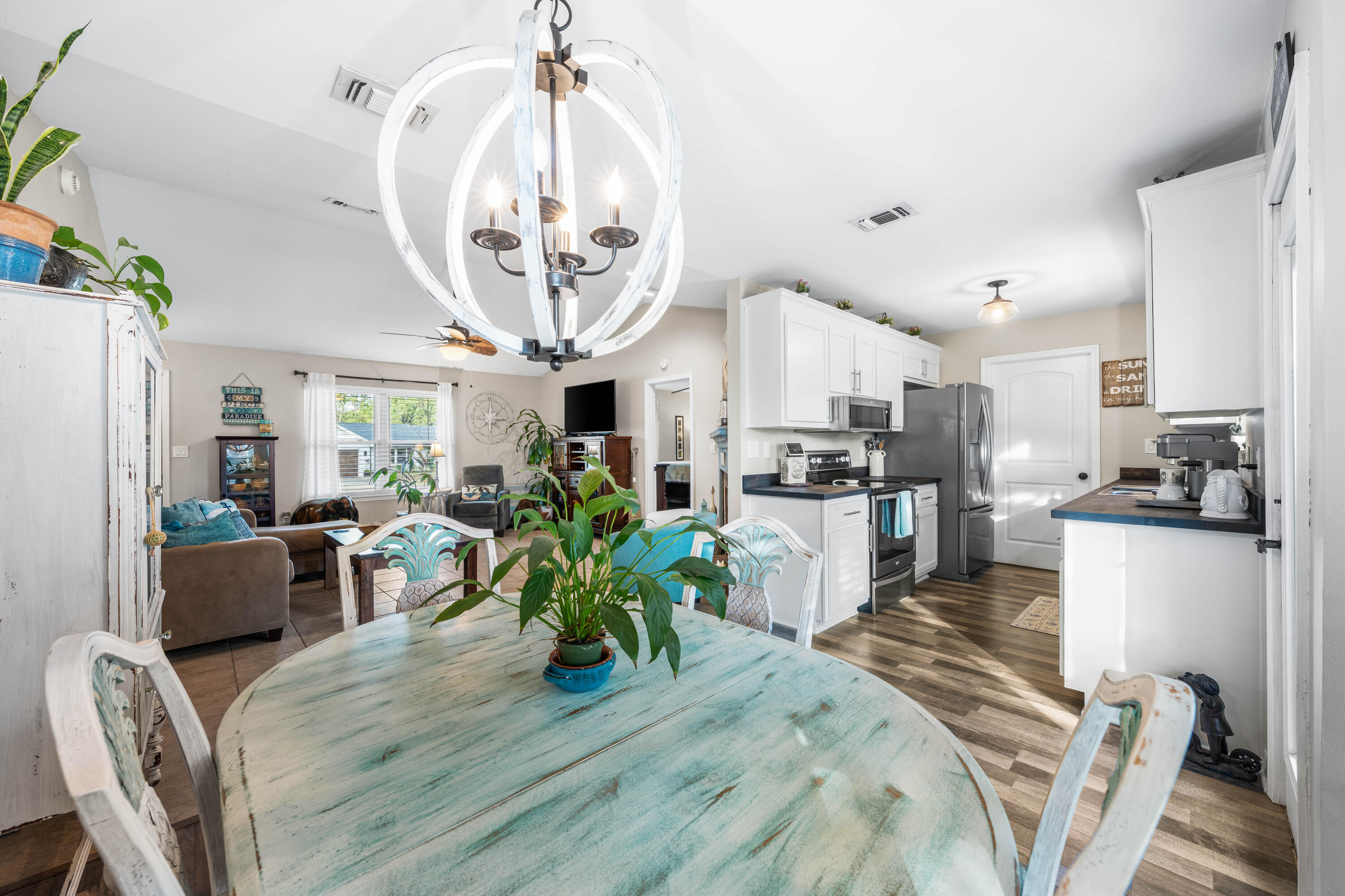 COUNTRY BREEZE ESTATES - Residential