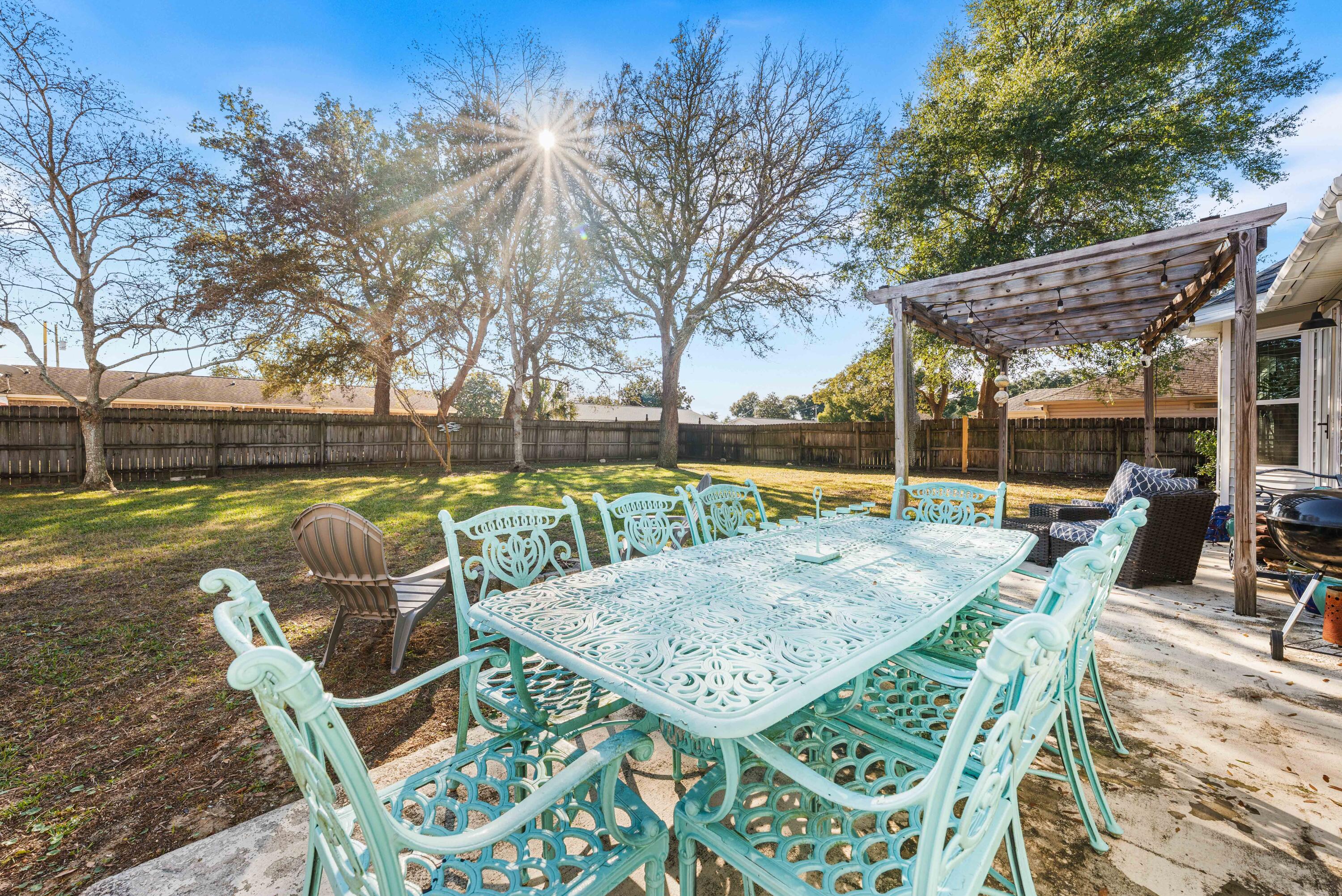 COUNTRY BREEZE ESTATES - Residential