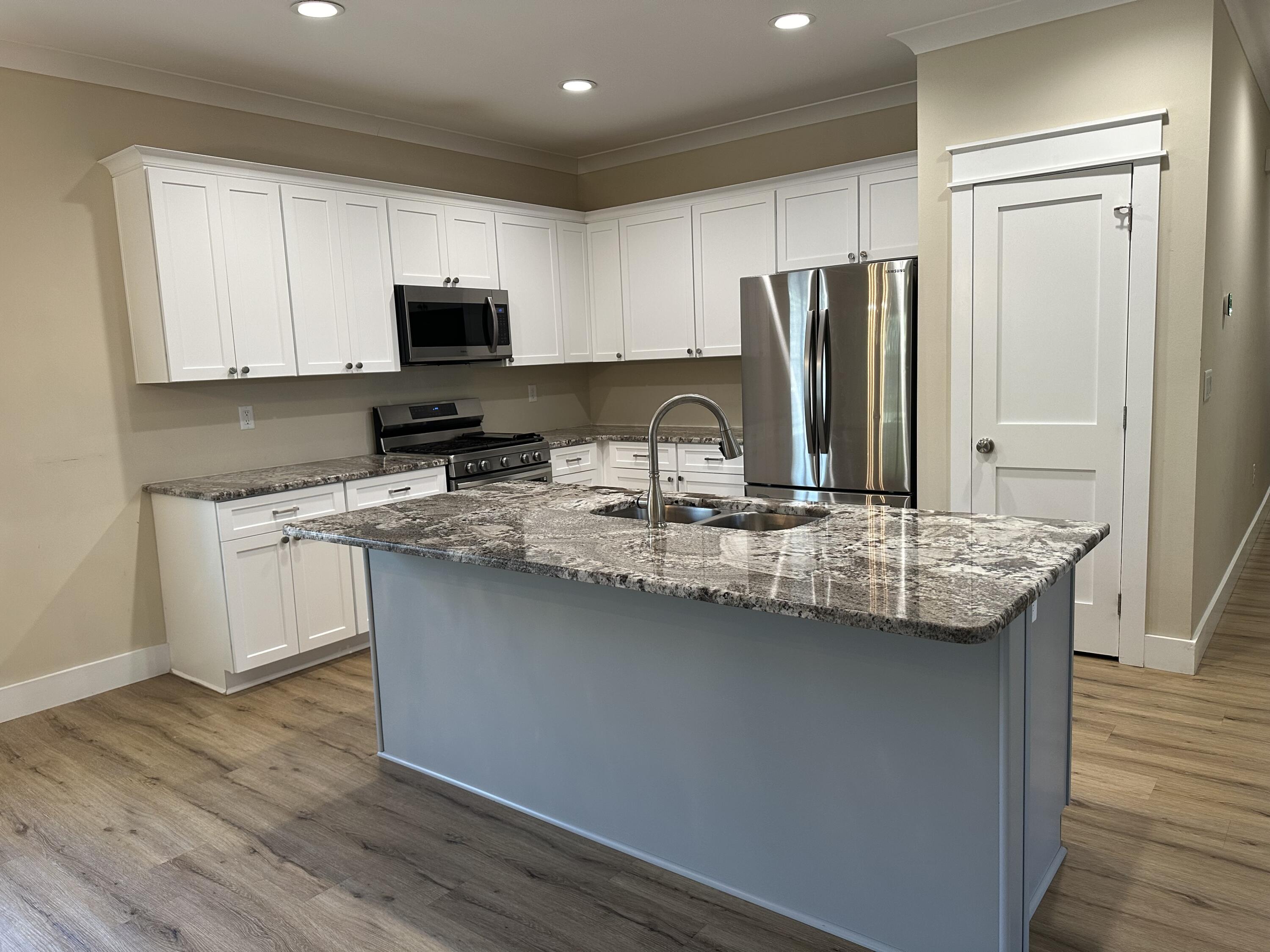 KELLYS ADDN - Residential Lease