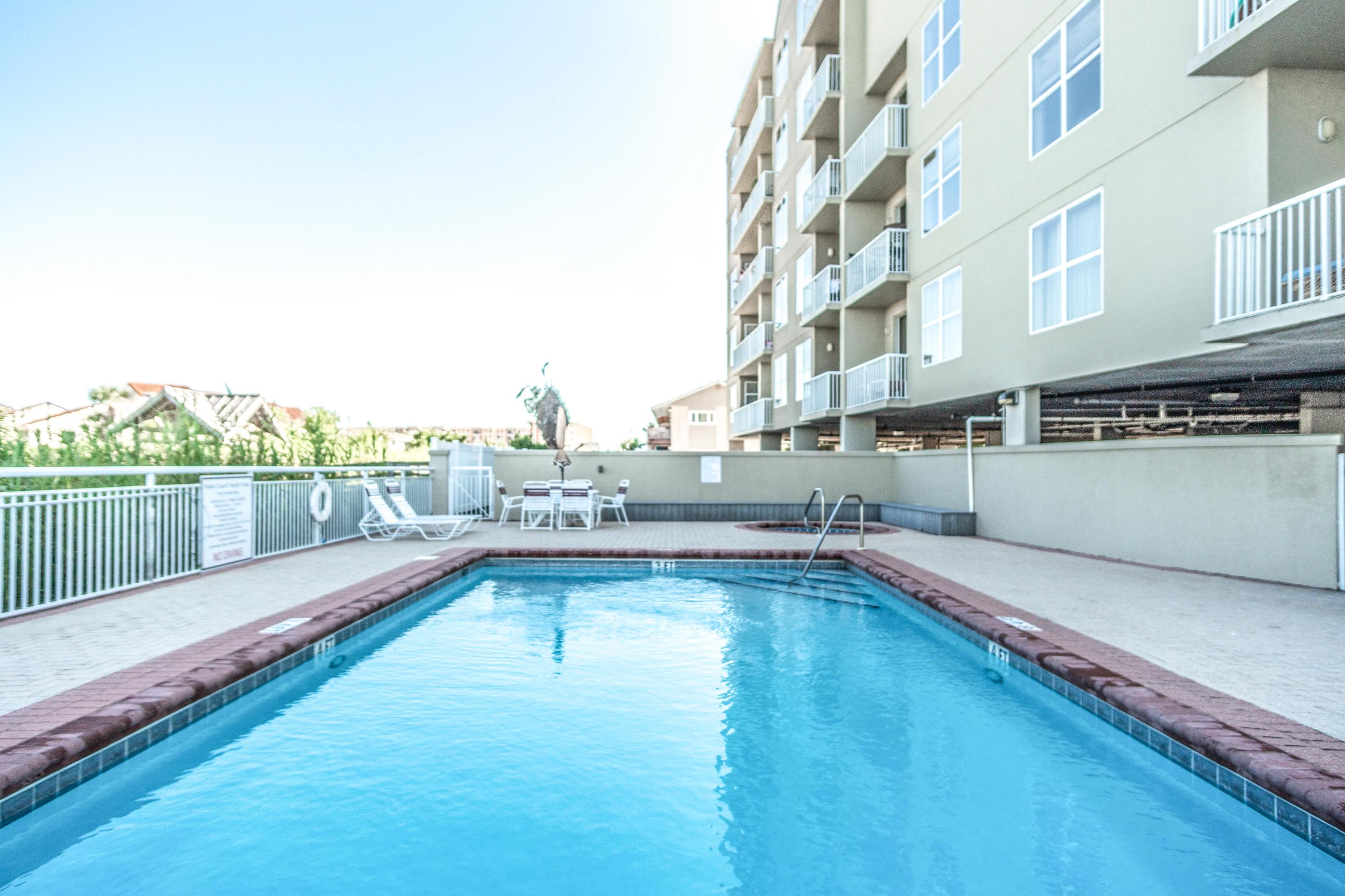 PALM COURT YACHT CLUB - Residential