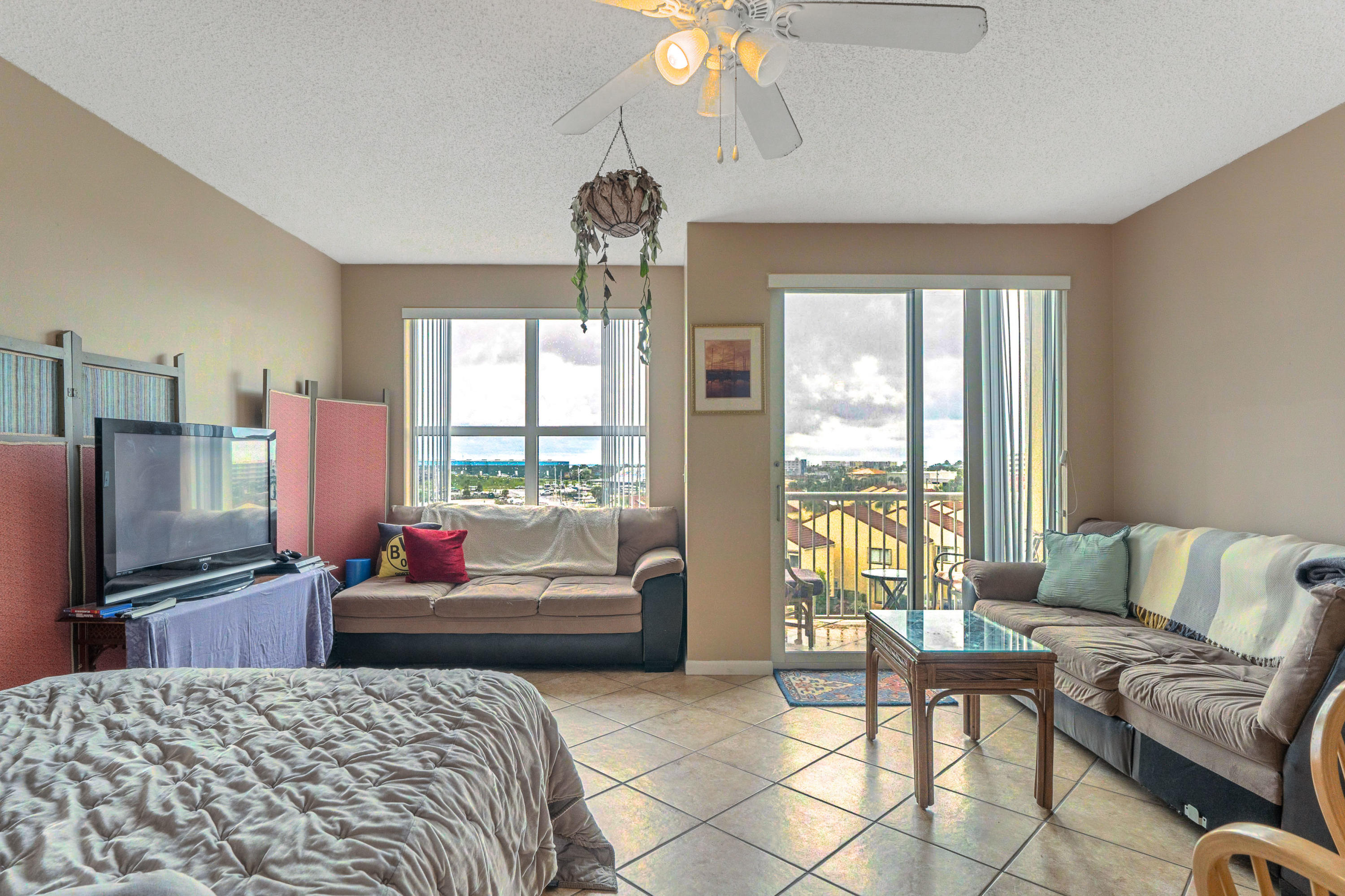 PALM COURT YACHT CLUB - Residential