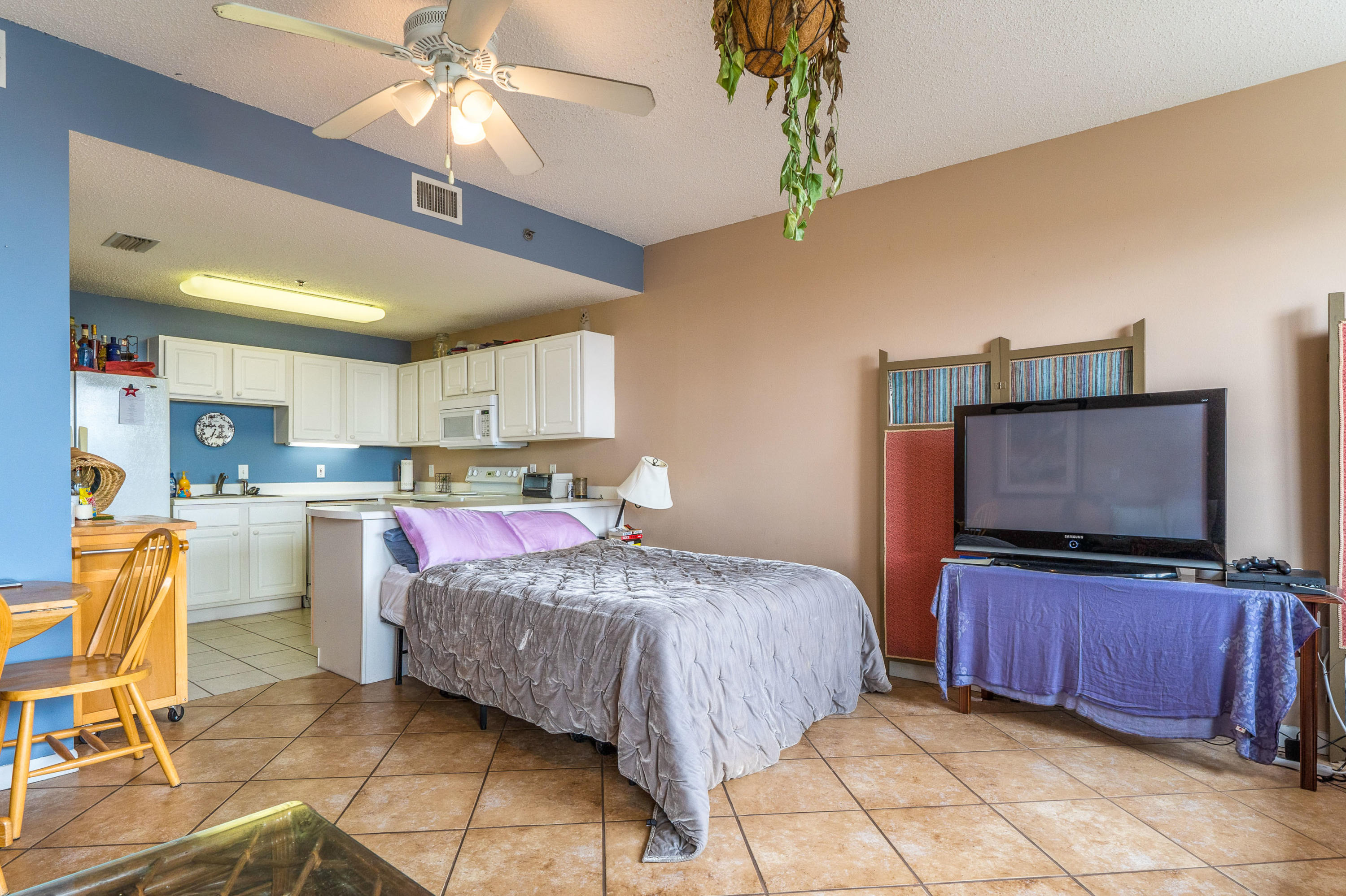 PALM COURT YACHT CLUB - Residential