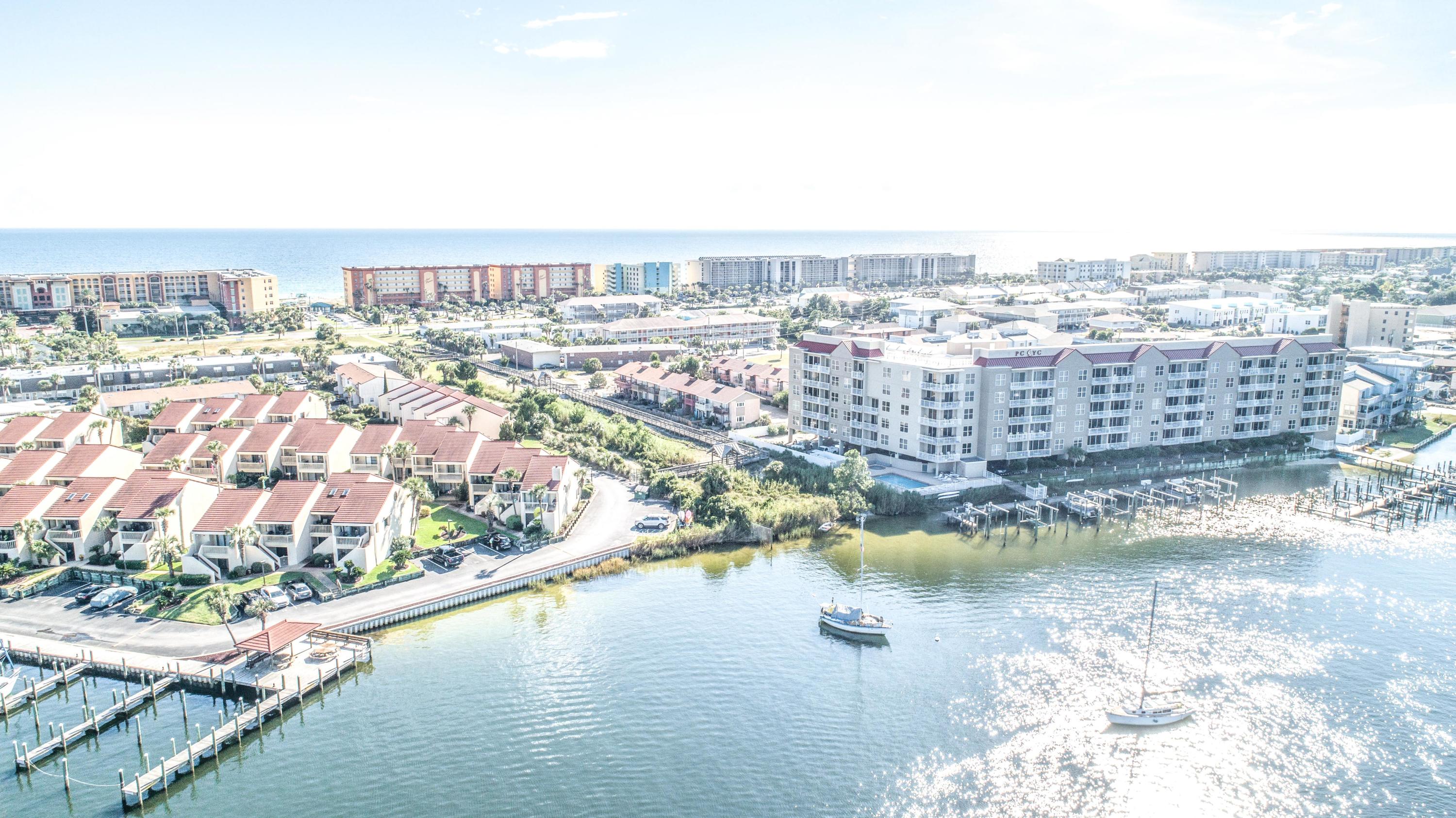 PALM COURT YACHT CLUB - Residential