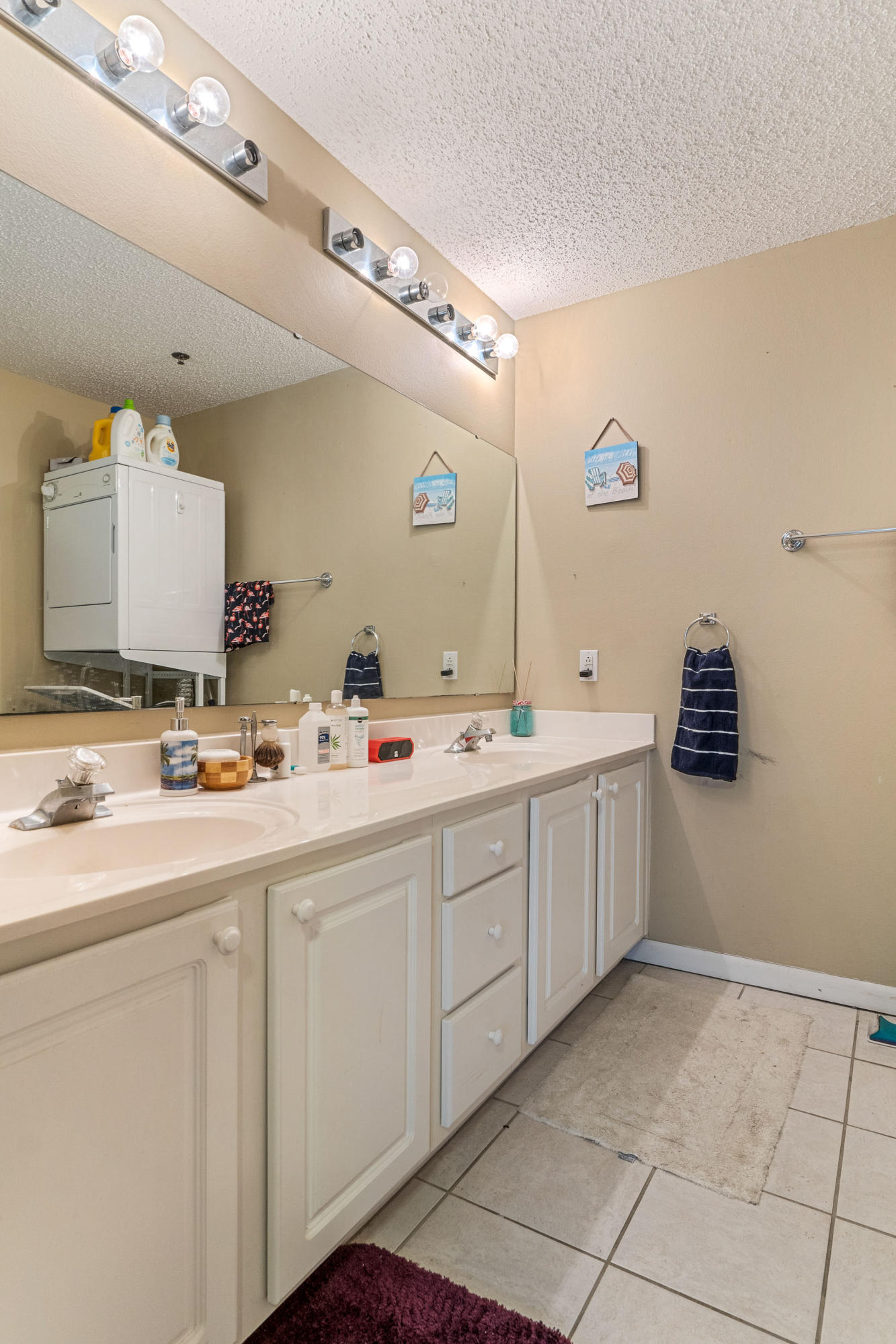 PALM COURT YACHT CLUB - Residential