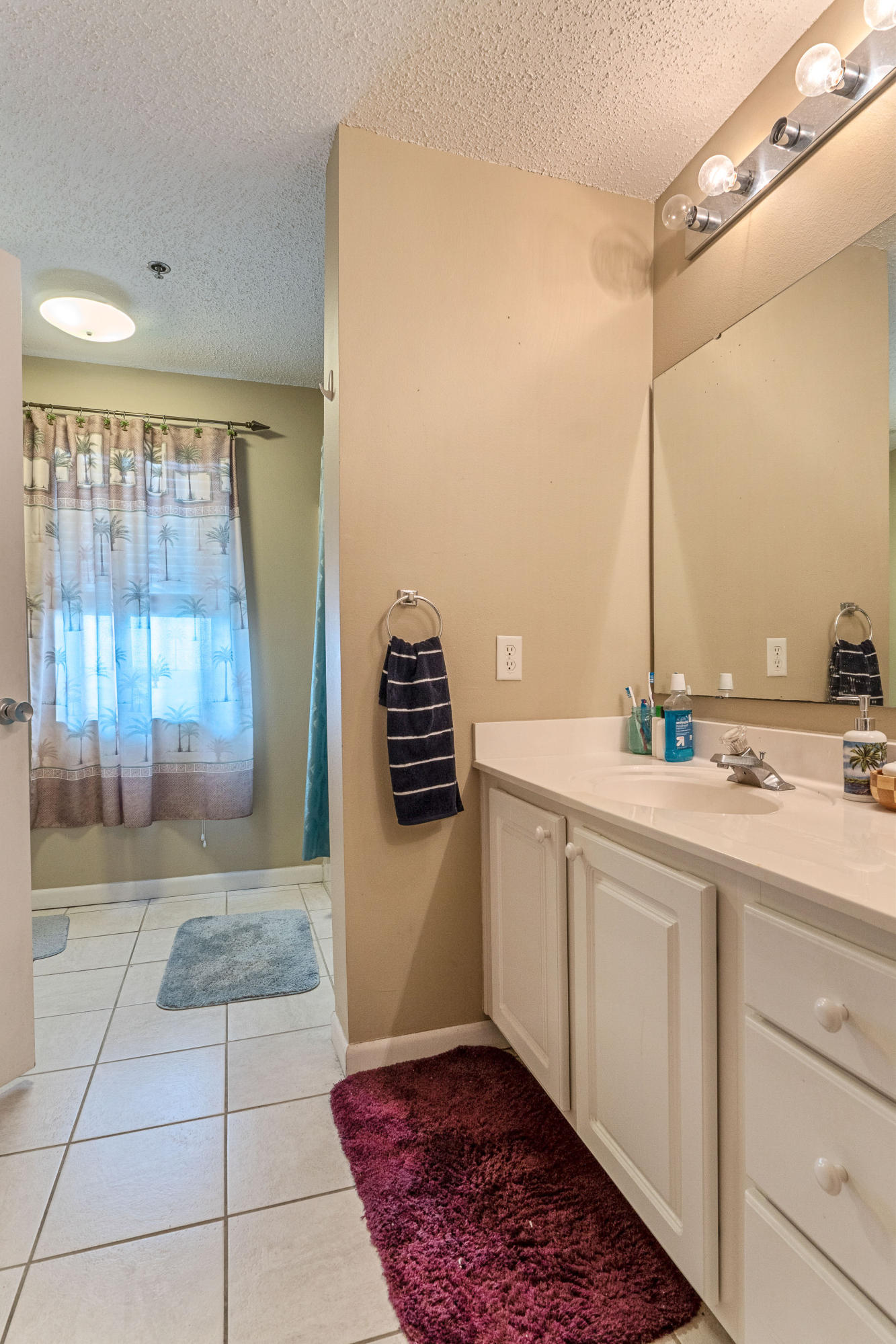 PALM COURT YACHT CLUB - Residential