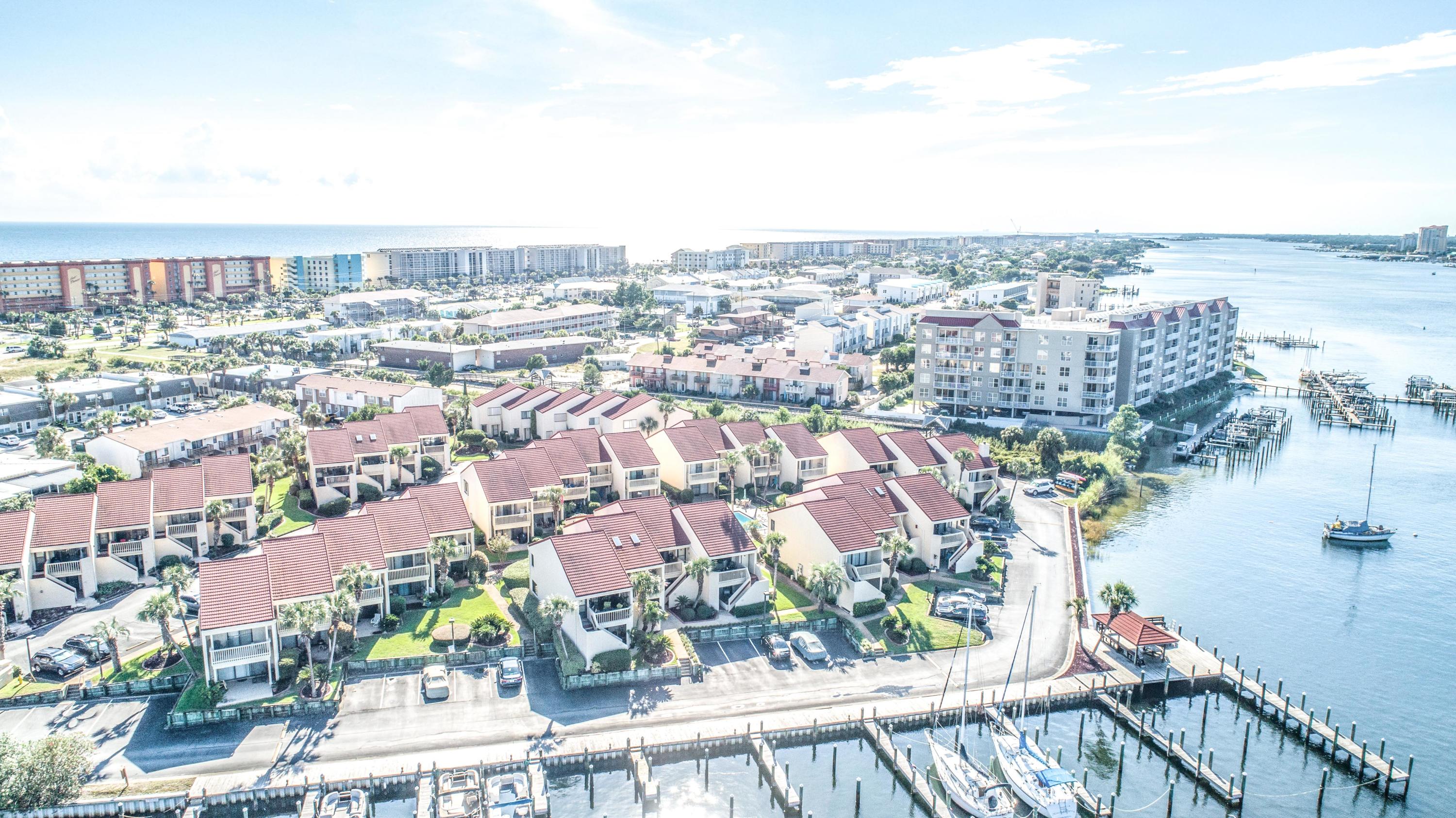 PALM COURT YACHT CLUB - Residential