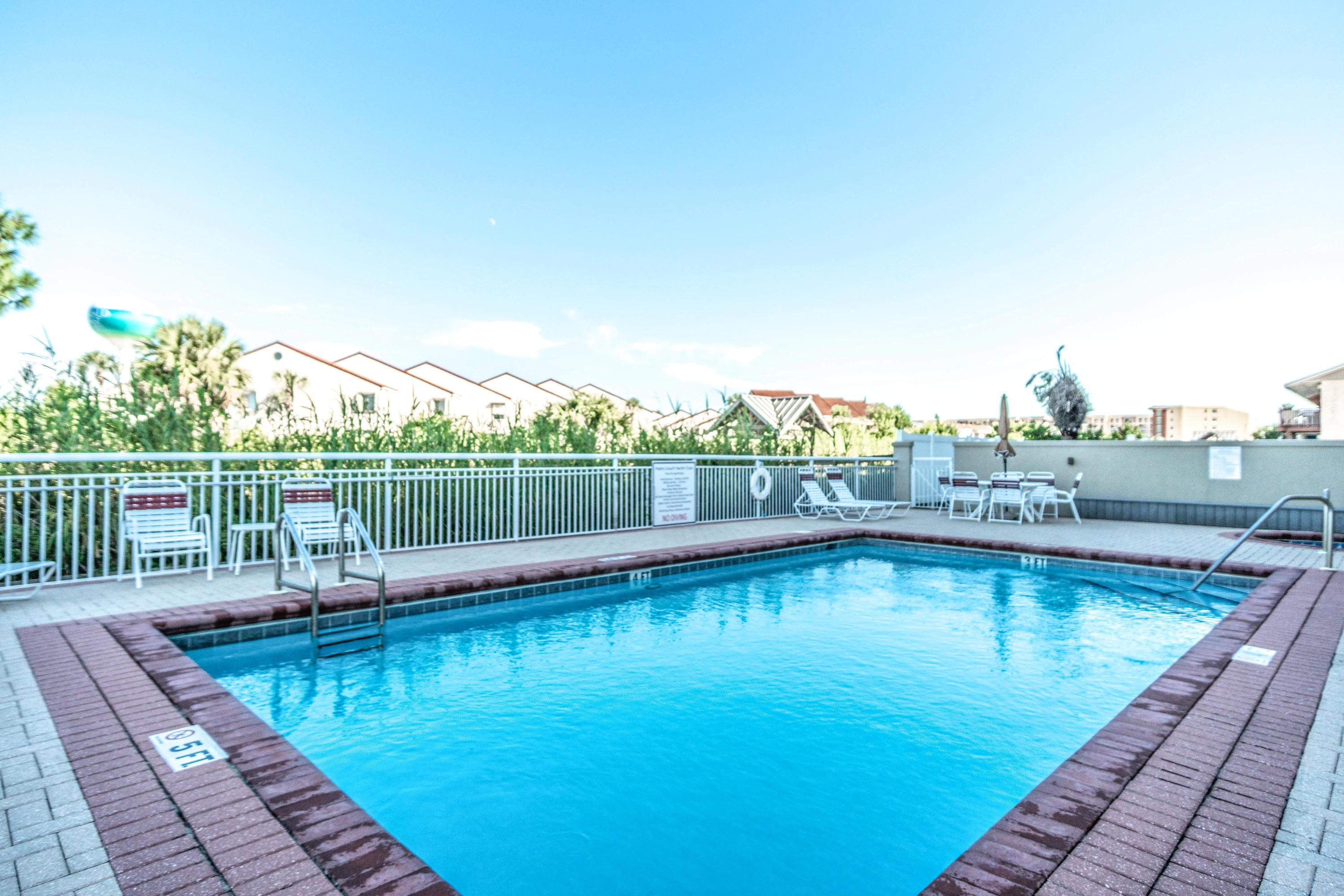 PALM COURT YACHT CLUB - Residential