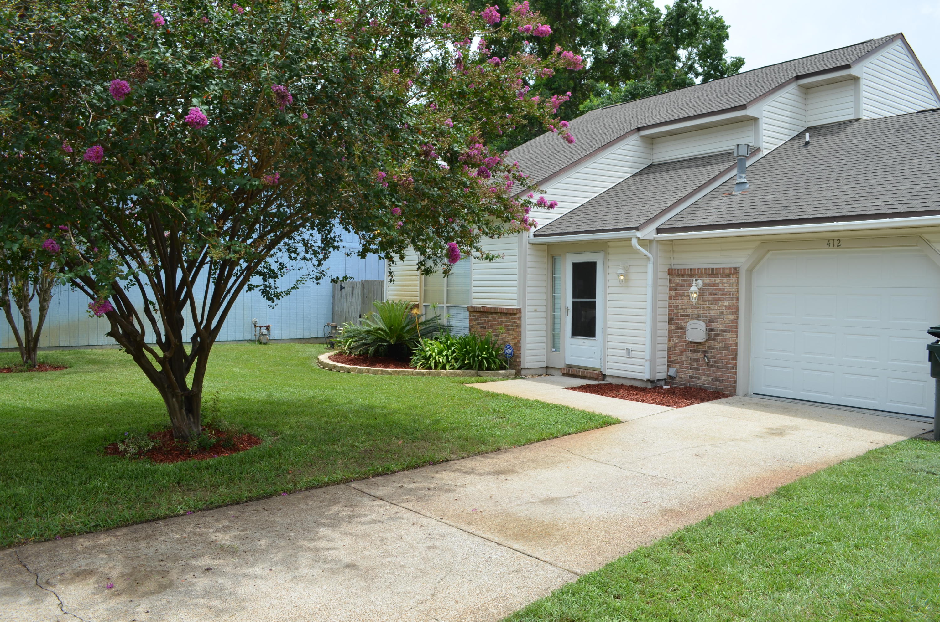 CANTERBURY WOODS - Residential Lease