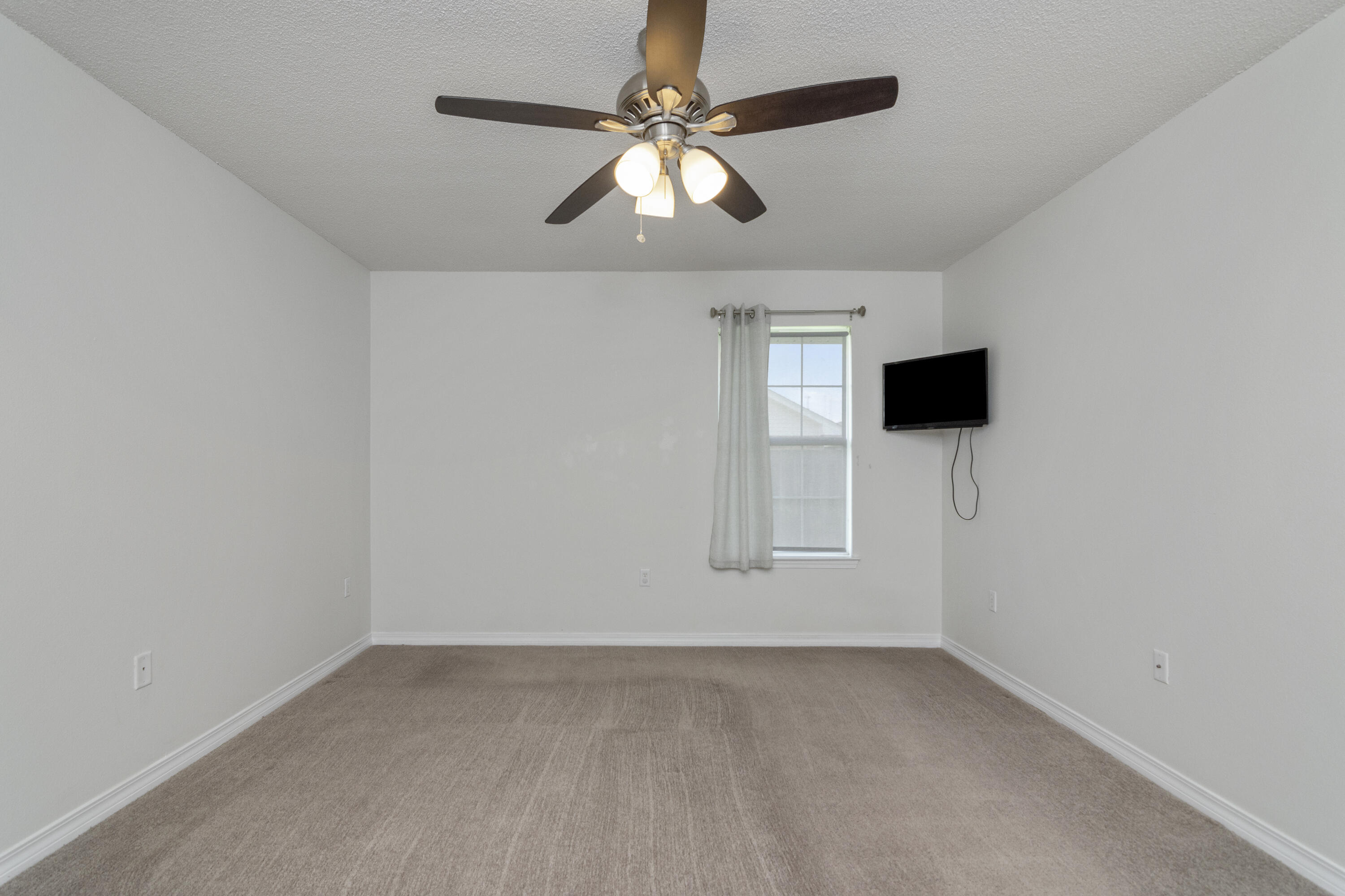 EMERALD VILLAGE PH I - Residential