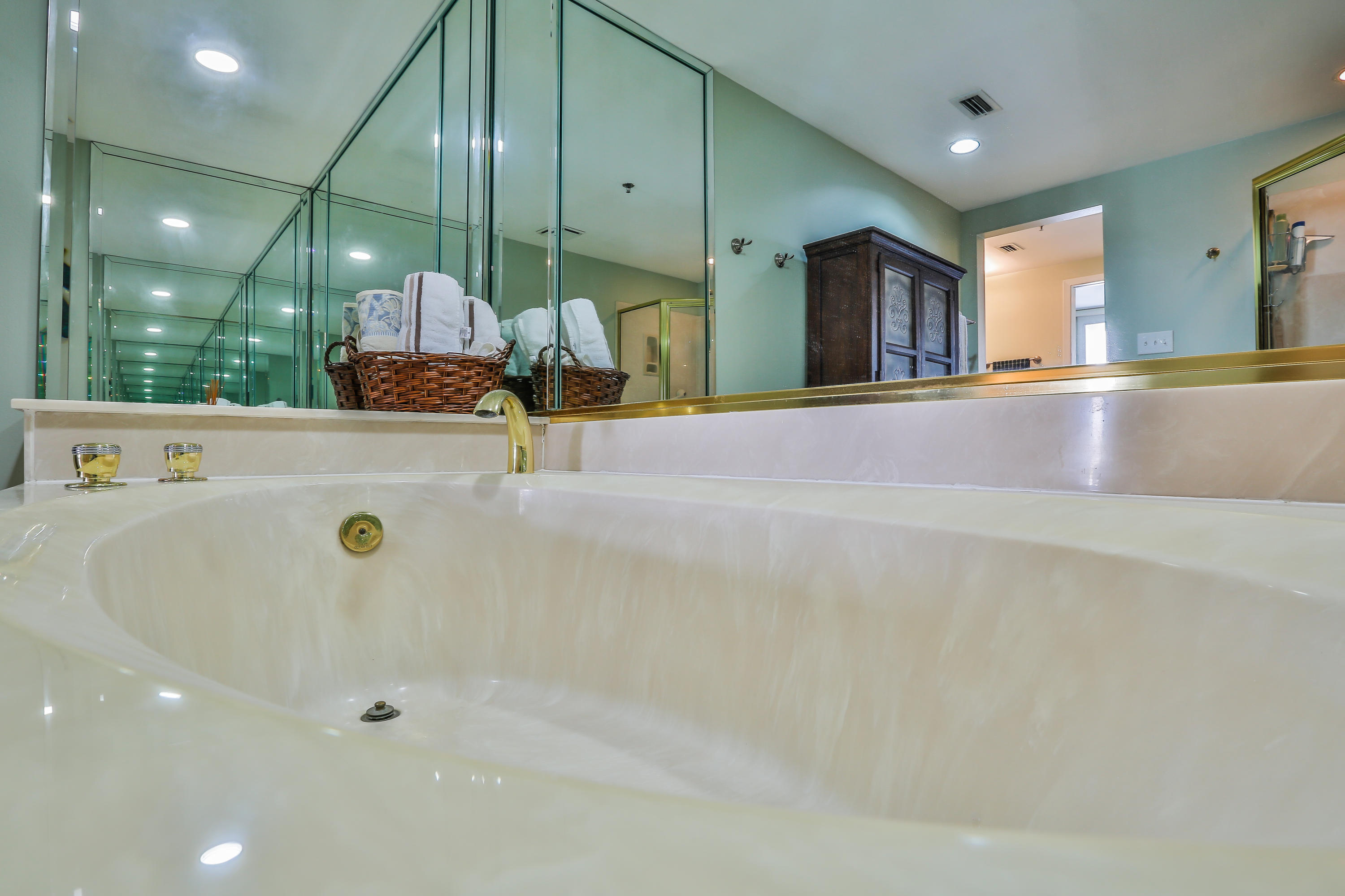 EAST PASS TOWERS CONDO PH 2 - Residential