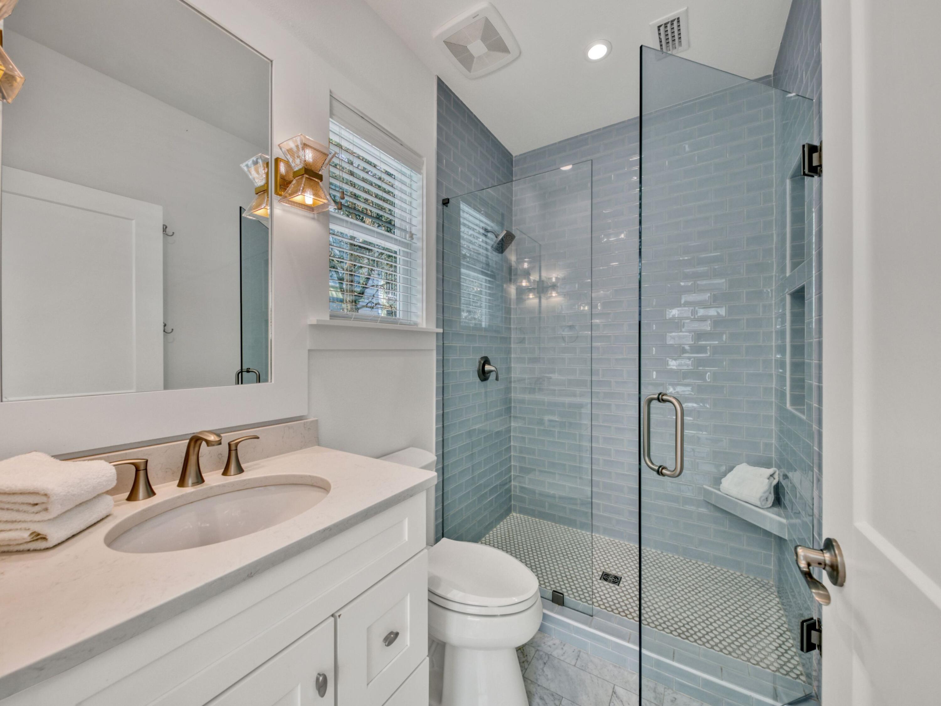 SUNRISE BEACH - Residential